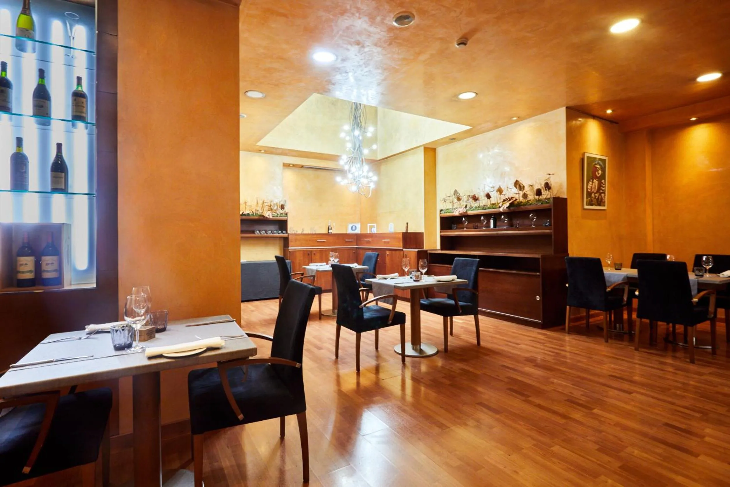 Restaurant/places to eat in Silken Monumental Naranco