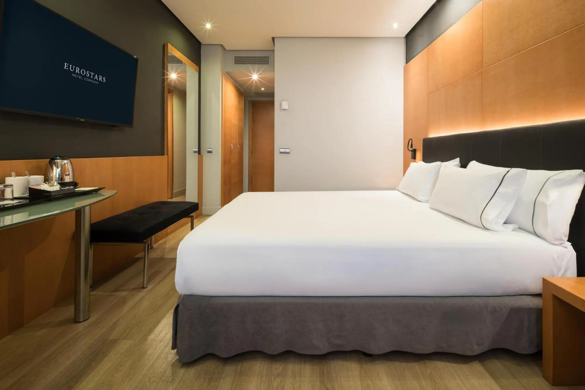 Photo of the whole room, Bed in Eurostars Al-Ándalus Palace