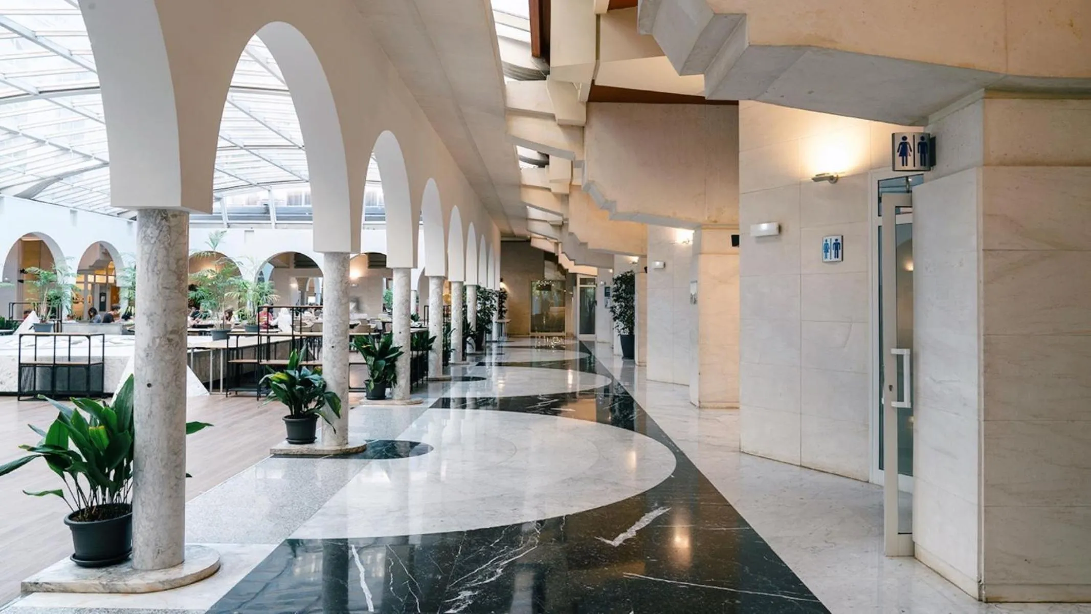 Patio in Silken Al-Andalus Palace
