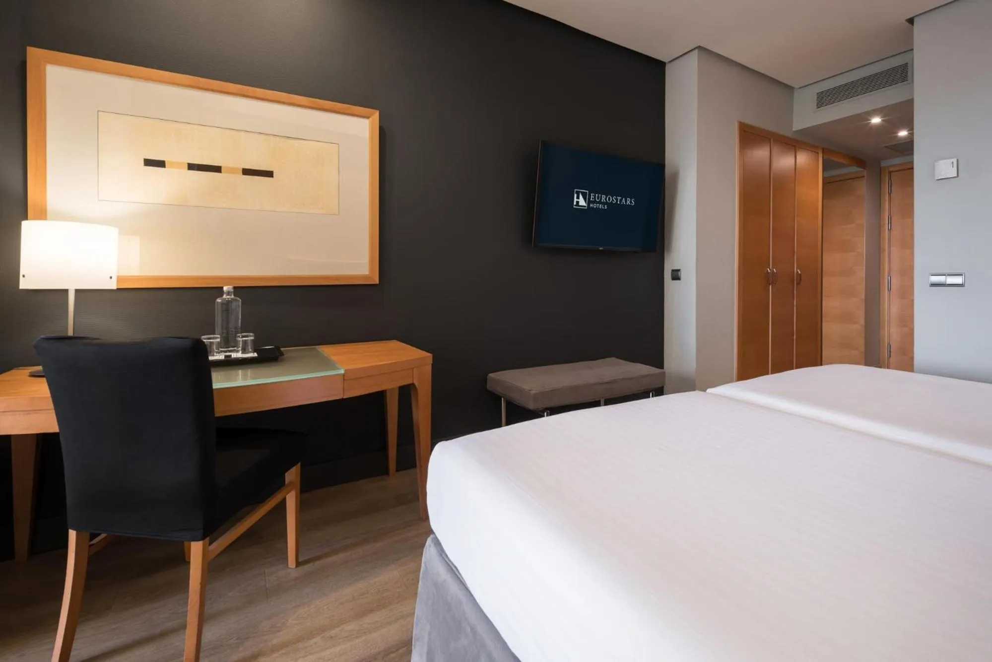 Bed in Eurostars Al-Ándalus Palace