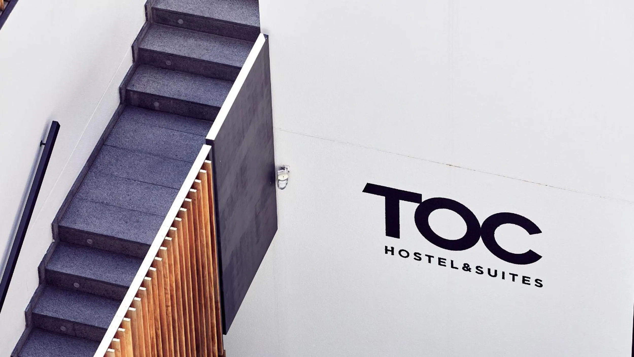 Property building in TOC Hostel Barcelona