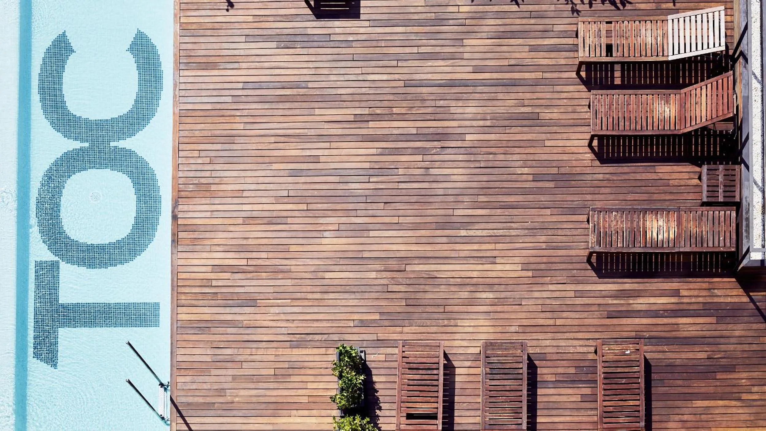 Swimming pool in TOC Hostel Barcelona
