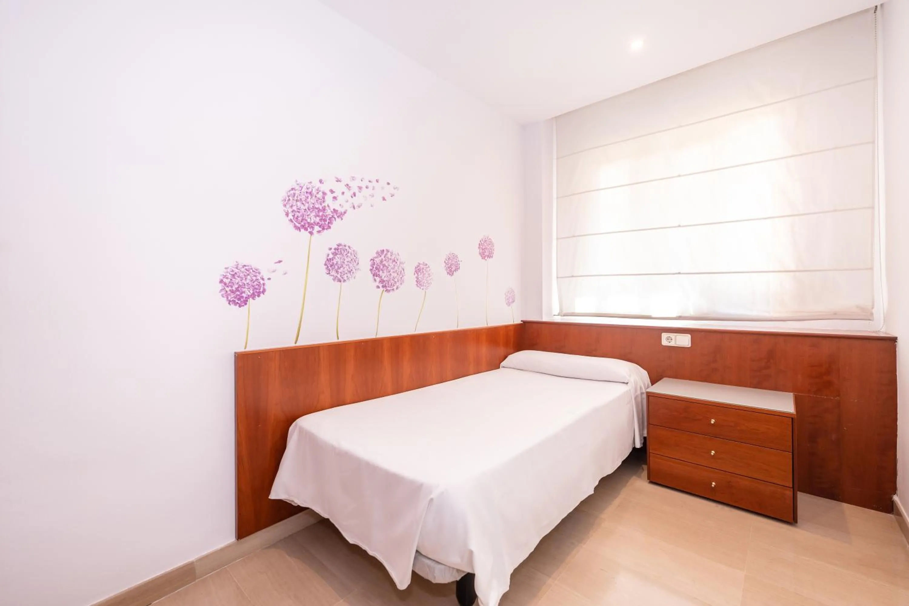 Bed in Aparthotel Napols - Abapart