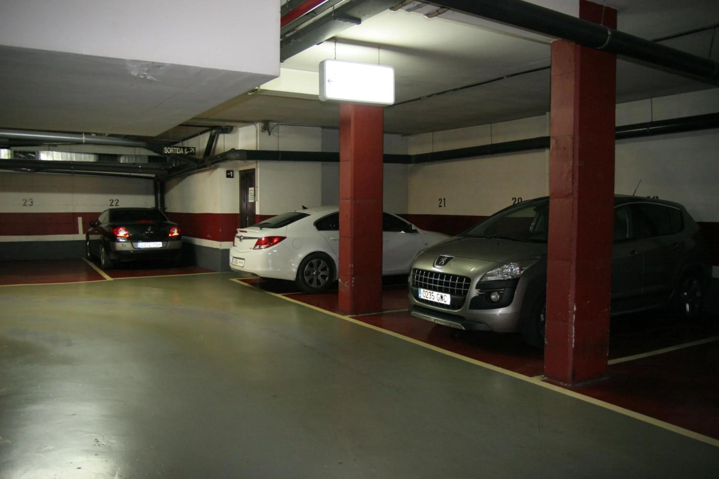 Parking in Aparthotel Napols - Abapart