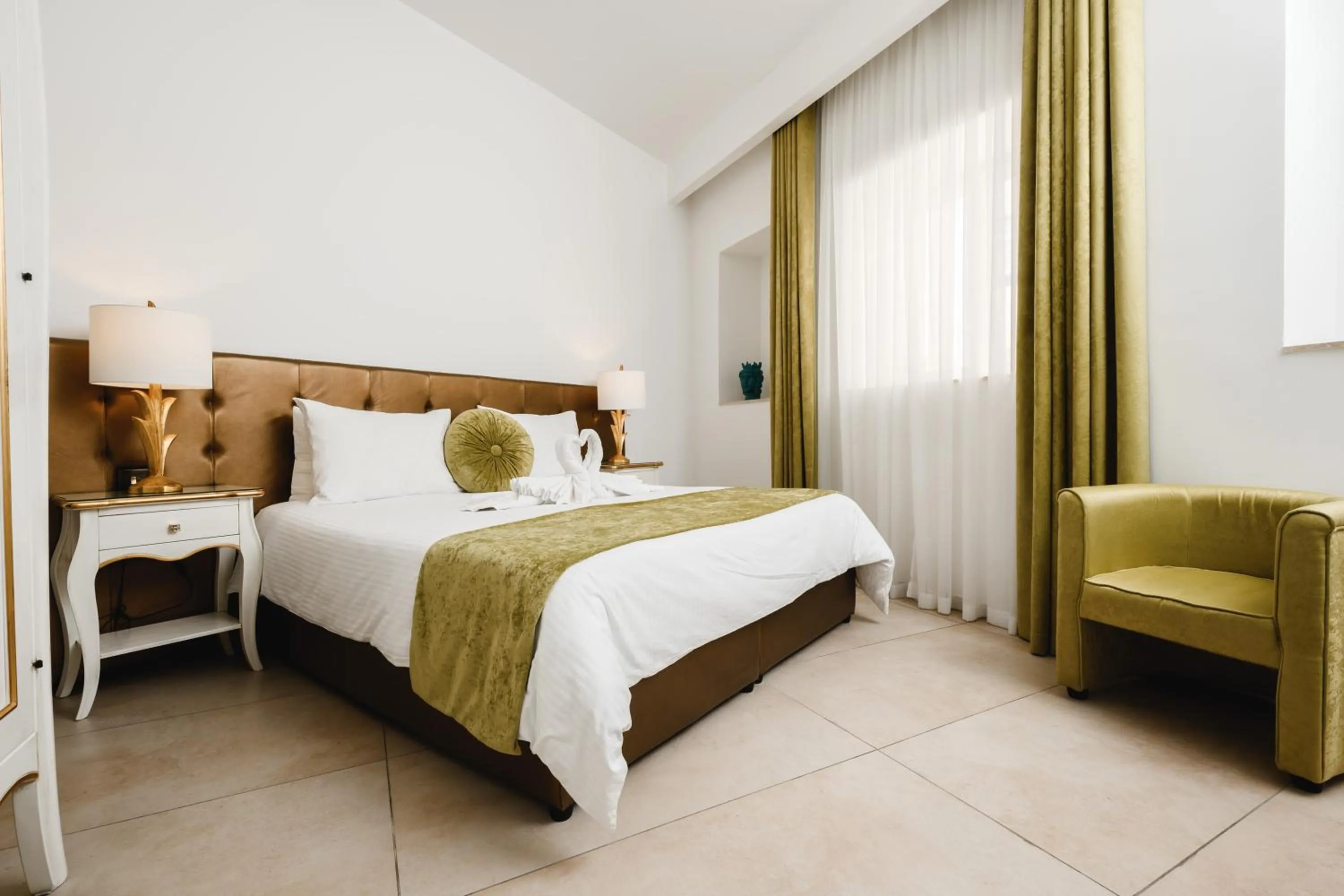 Bed in Giorgio Boutique Hotel