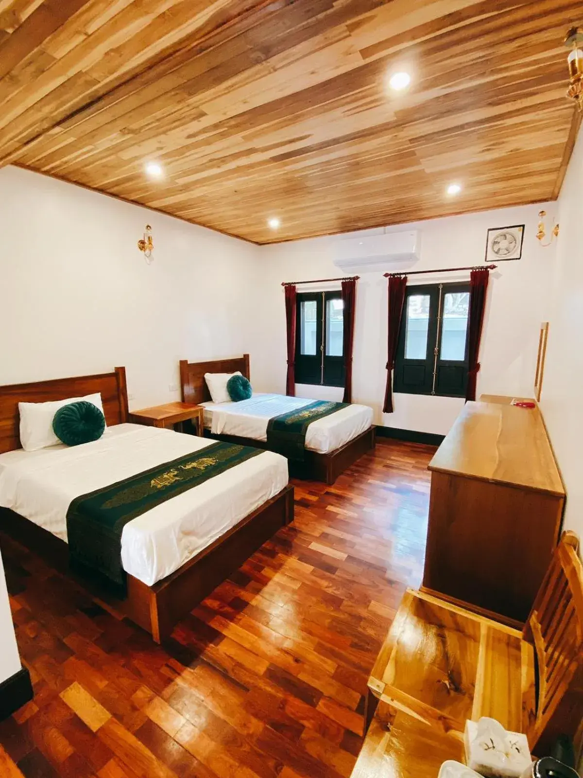 Deluxe Twin Room in Opera Premier Hotel Deluxe Twin Room in Opera Premier Hotel