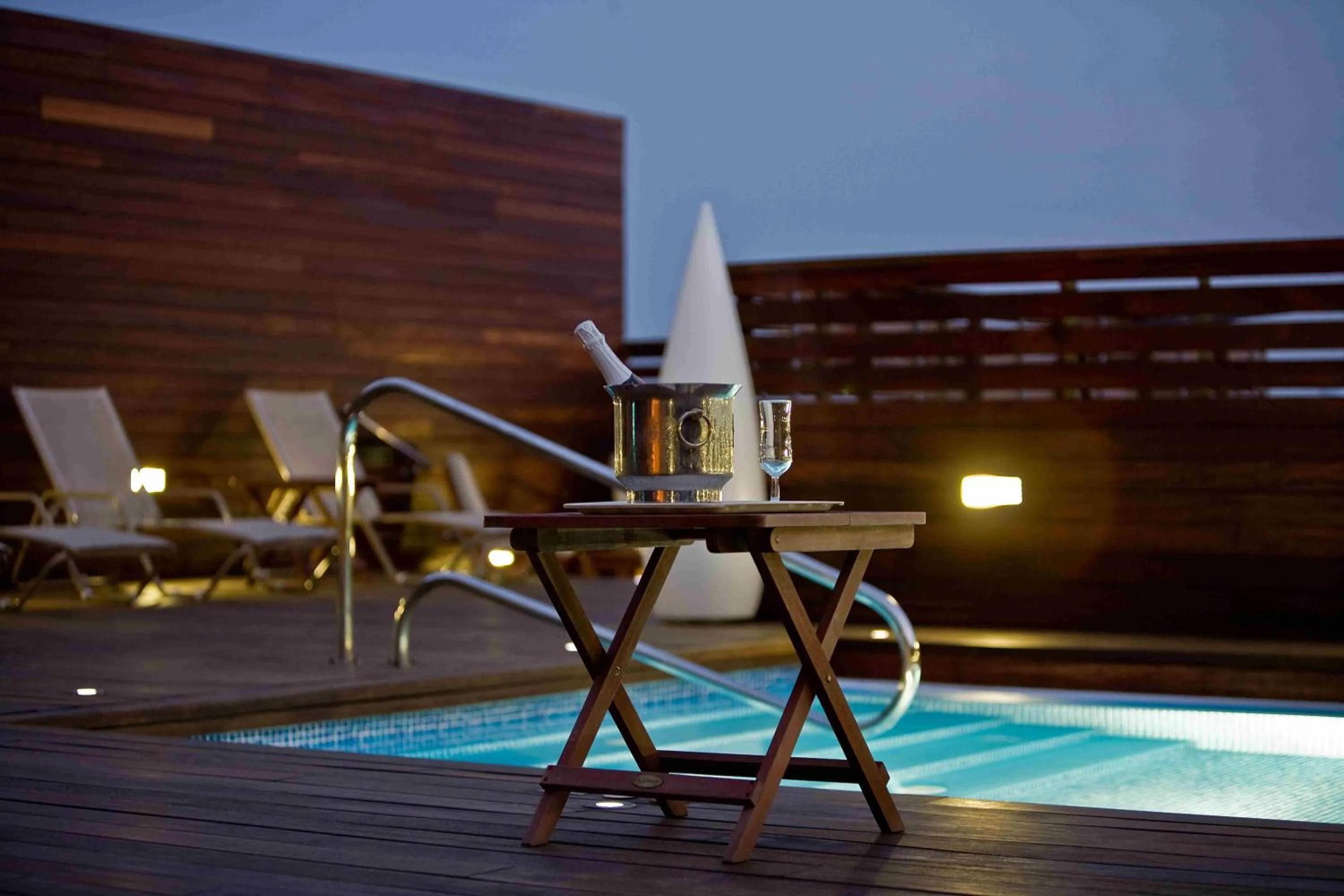 Swimming pool in Hotel Lleó