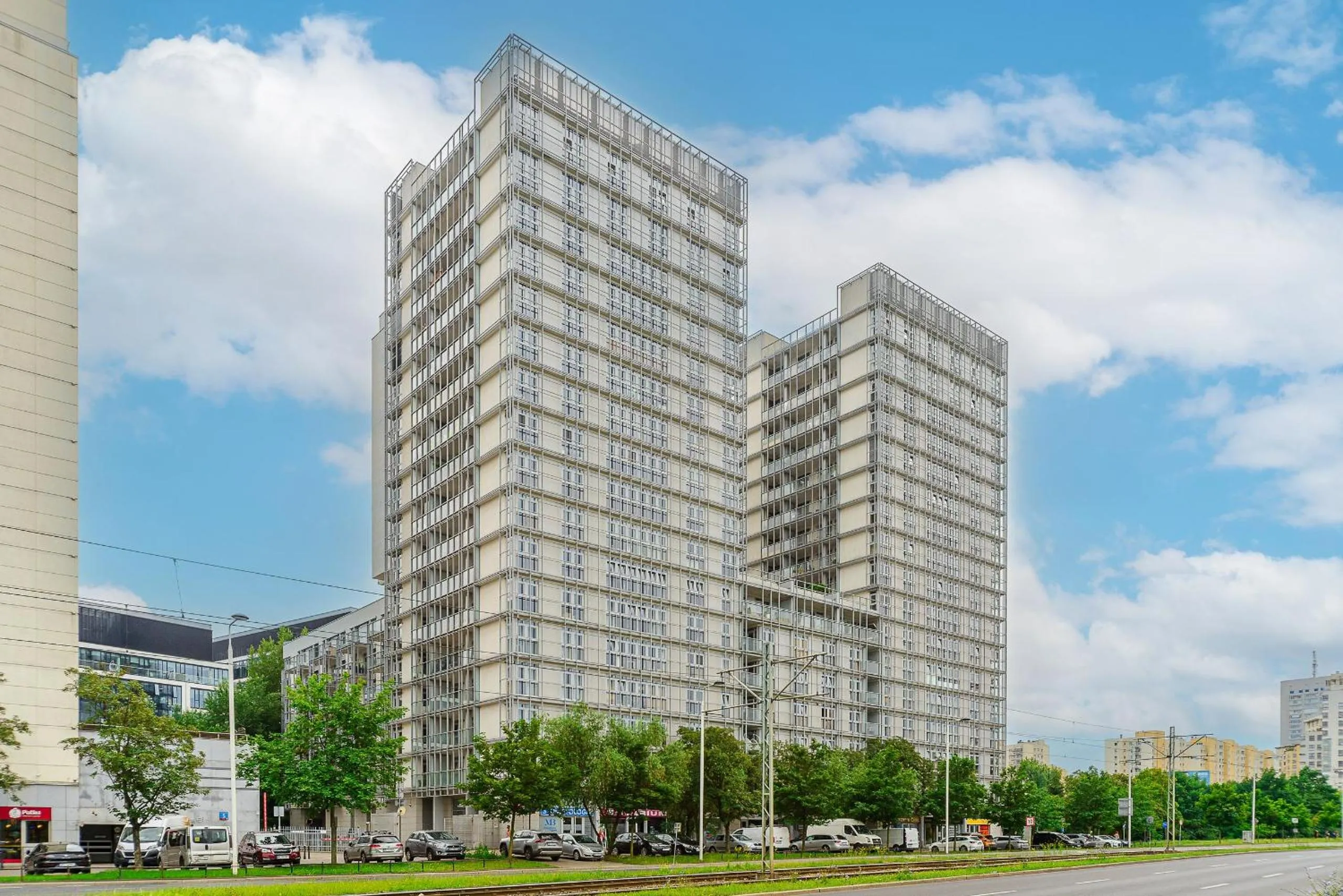 Property building in Slominskiego 7 P&O Apartments