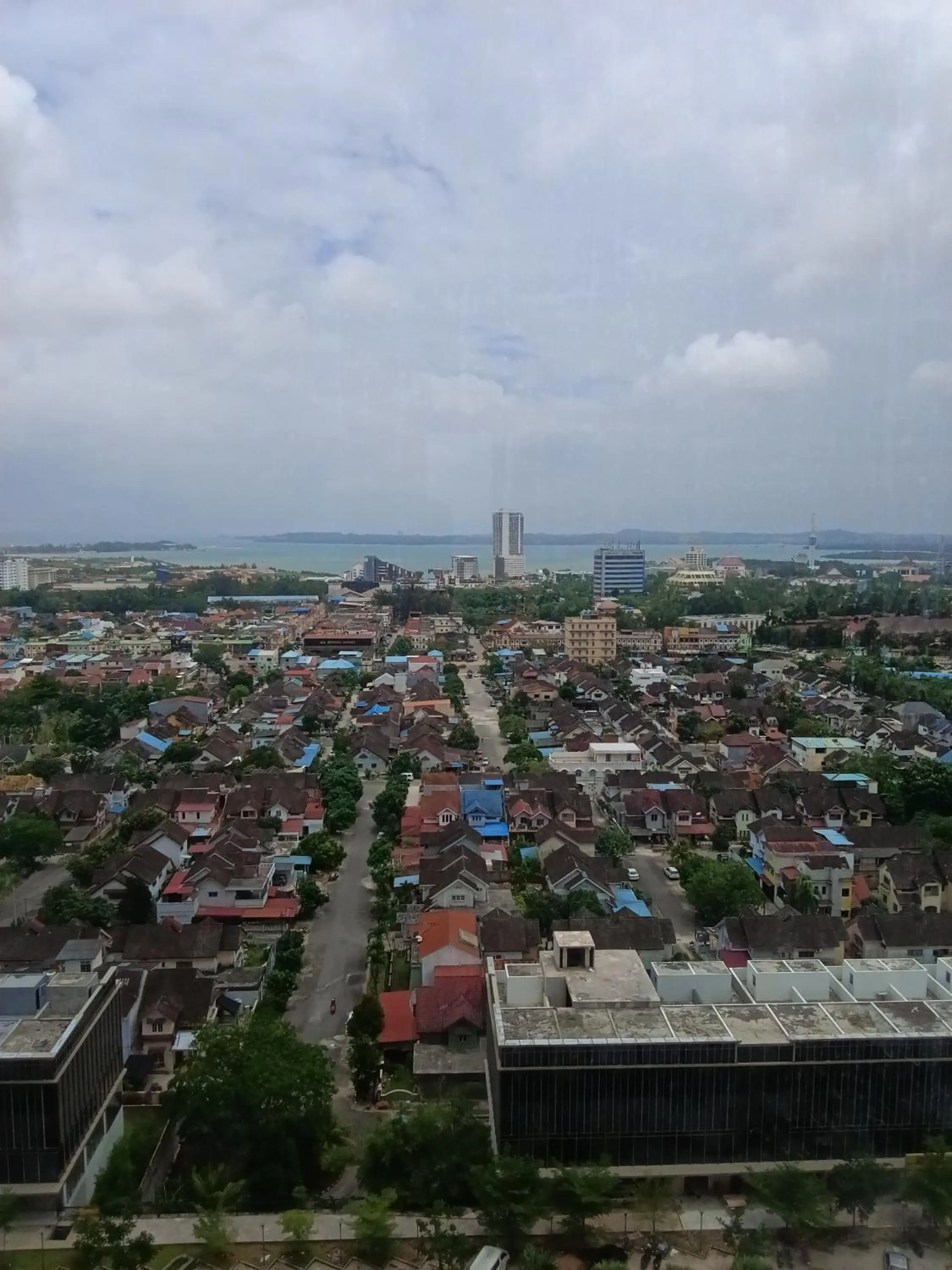 Sea view in Palam Mansion at Meisterstadt Pollux Habibie Apartment