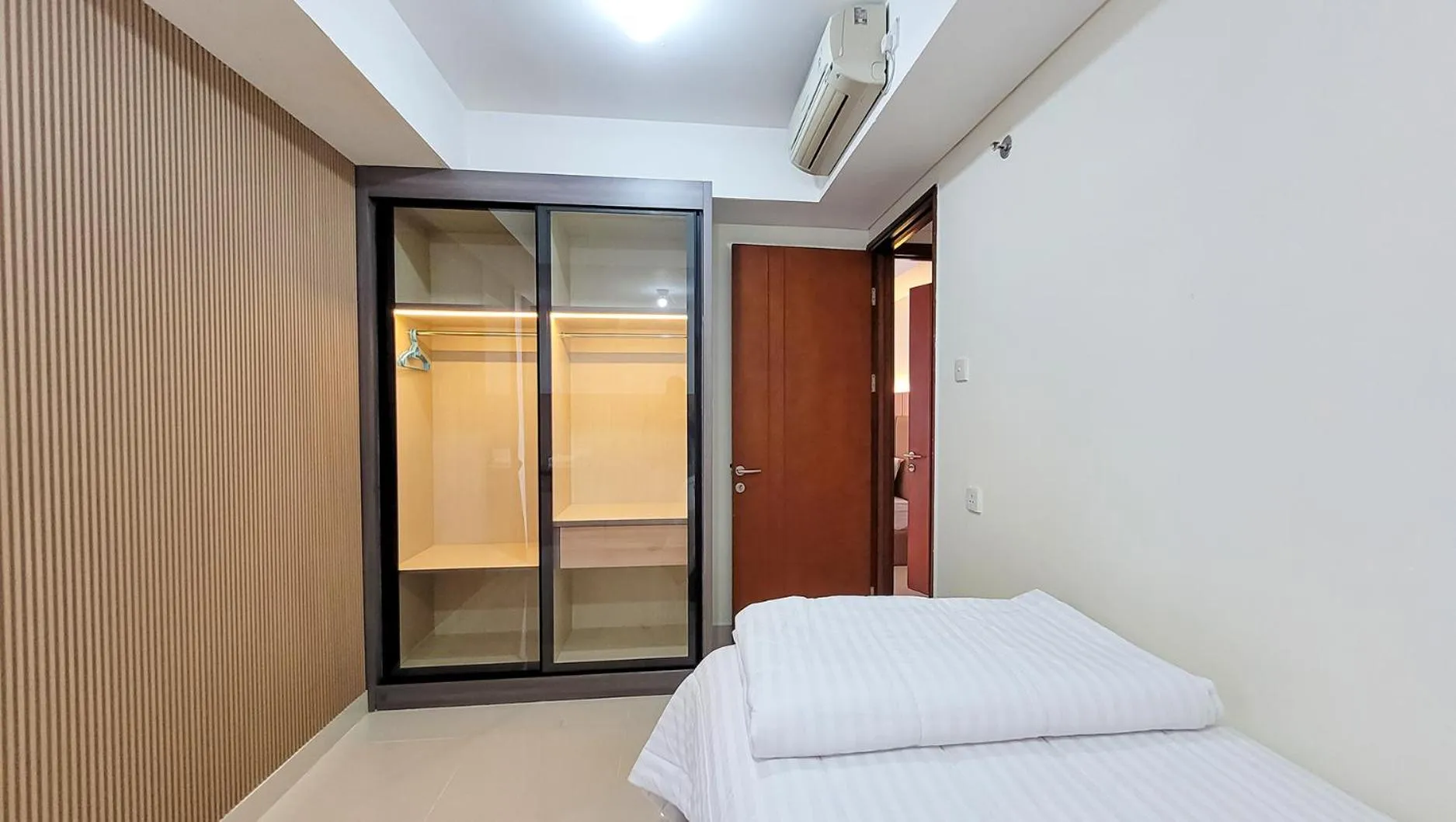 Bedroom, Bed in Palam Mansion at Meisterstadt Pollux Habibie Apartment