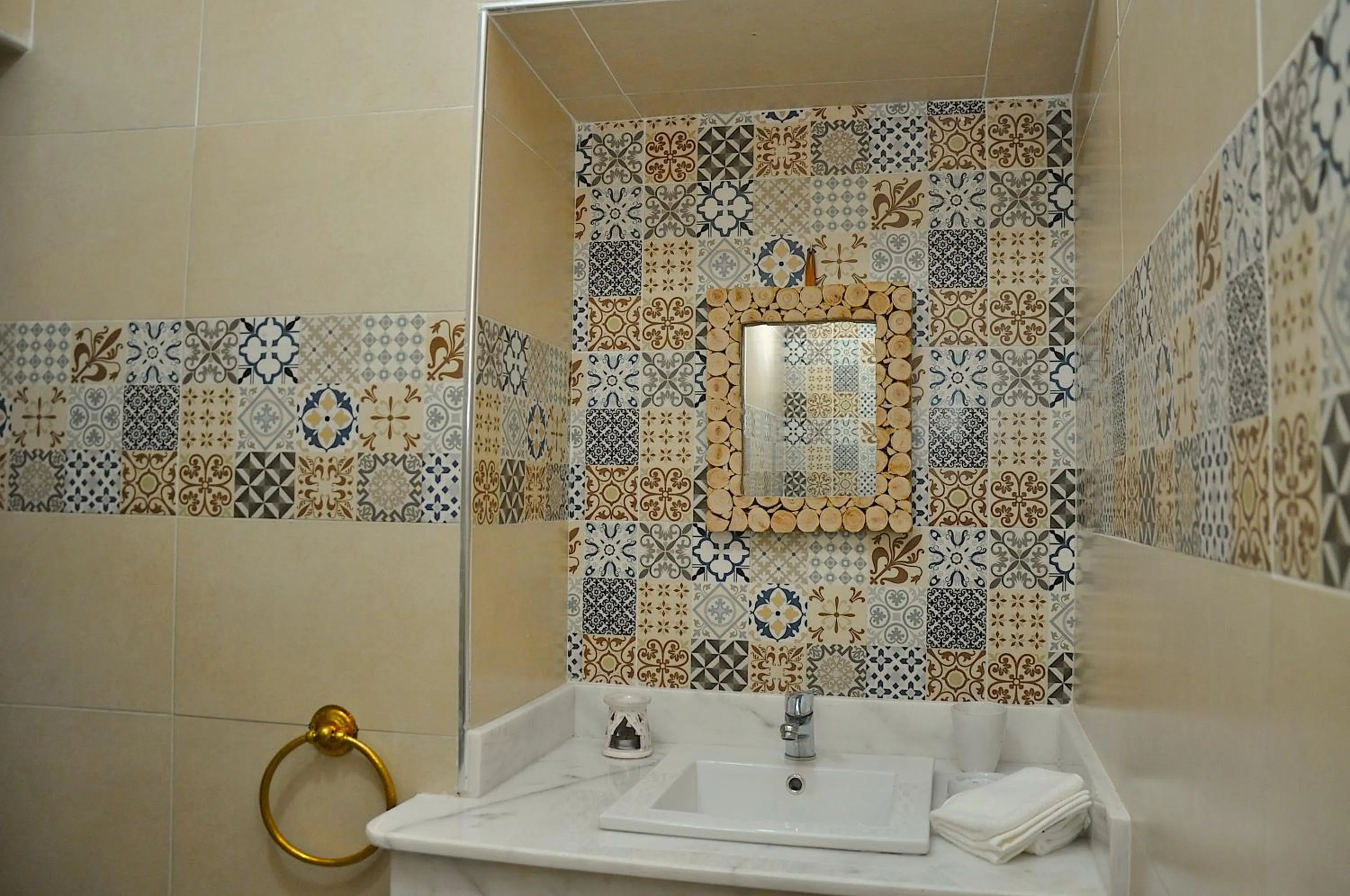 Bathroom in Dar Aouinti