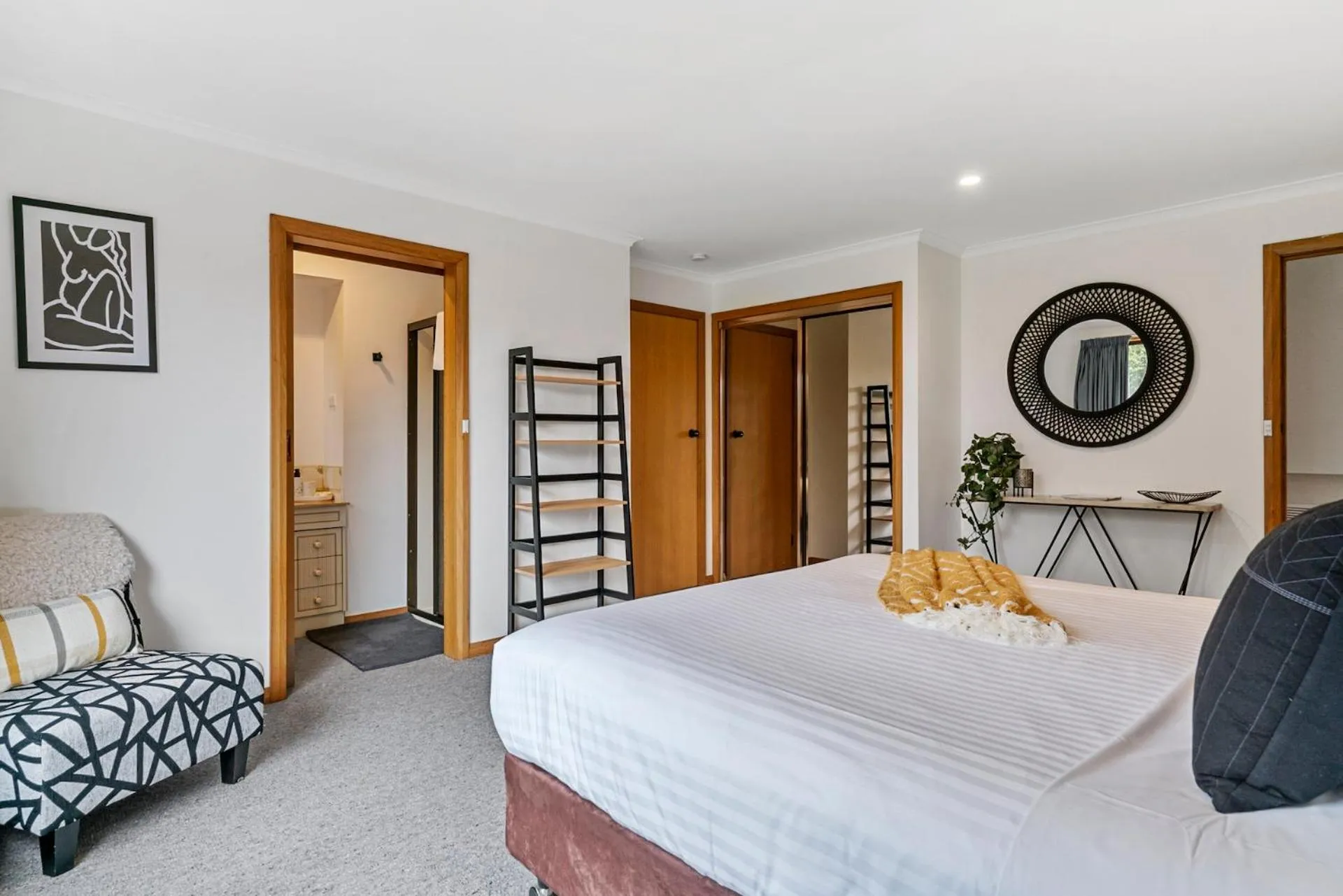 Bedroom, Bed in Lumeah Retreat Bruny Island