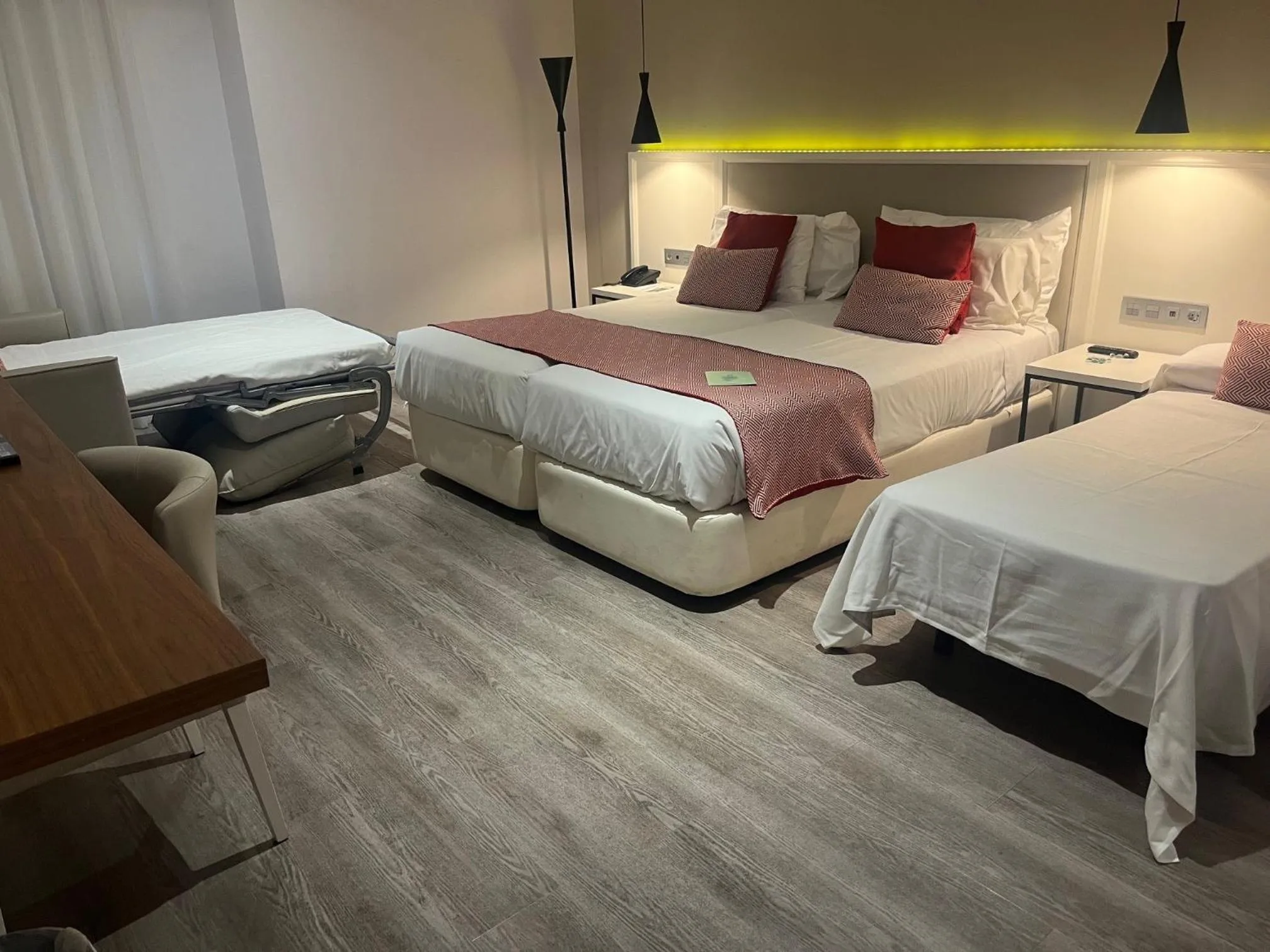 Bedroom, Bed in Silken Rona Dalba