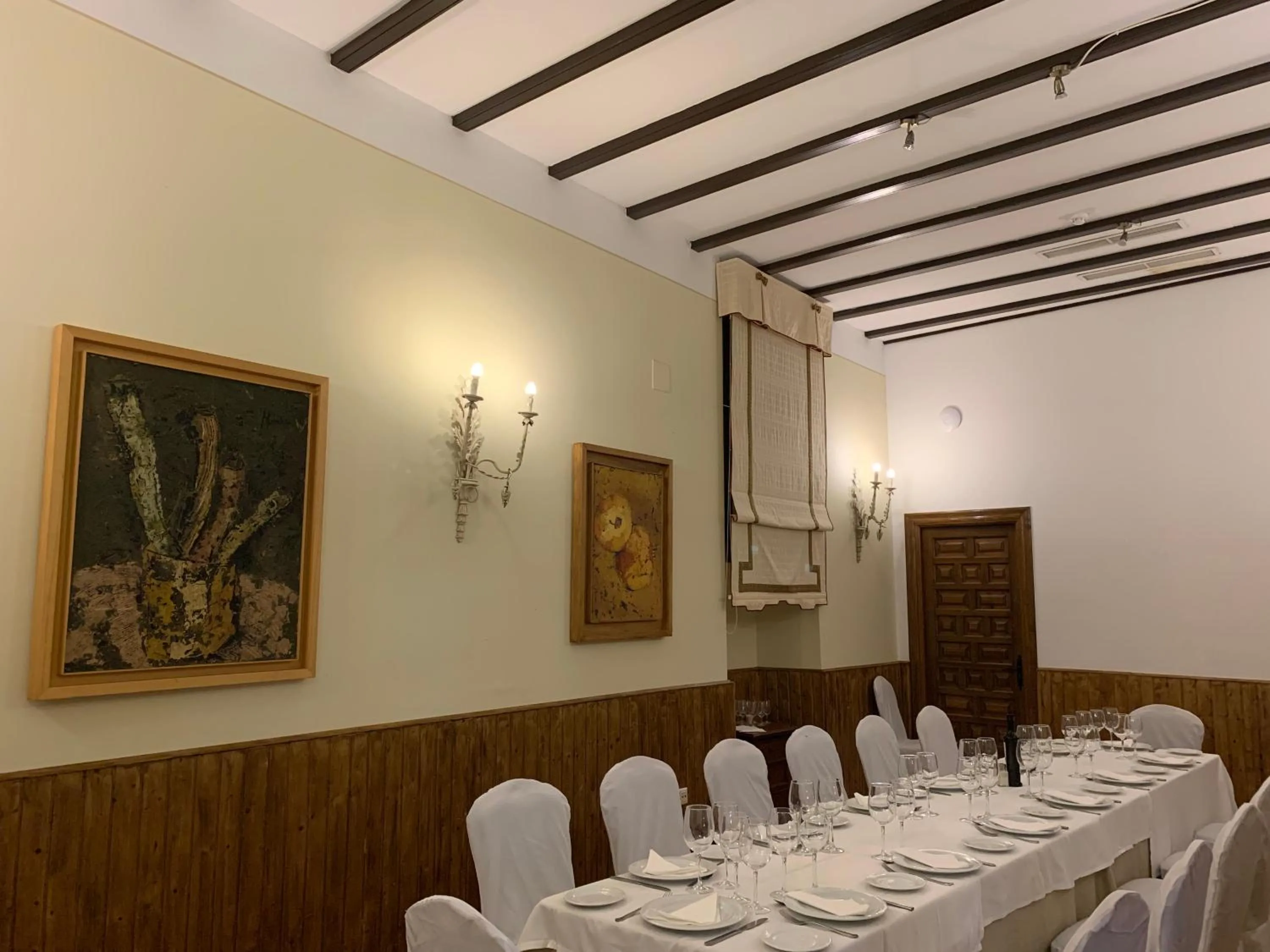 Communal lounge/ TV room in Hotel Santo Domingo Lucena