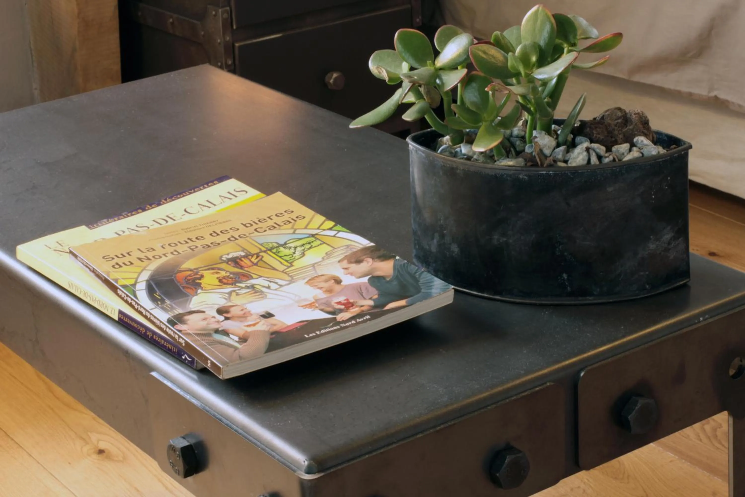 Decorative detail in Monts et Merveilles