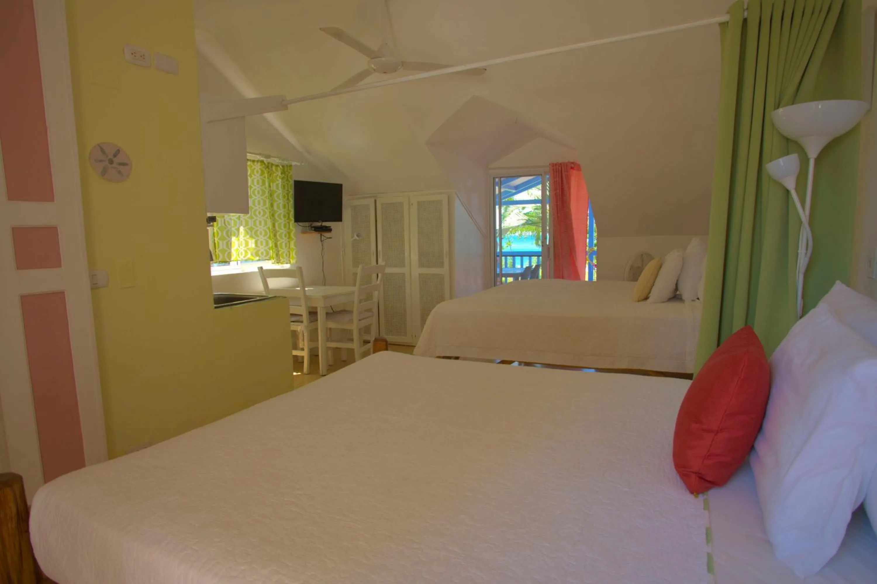 Photo of the whole room, Bed in B&B Aparthotel La Isleta