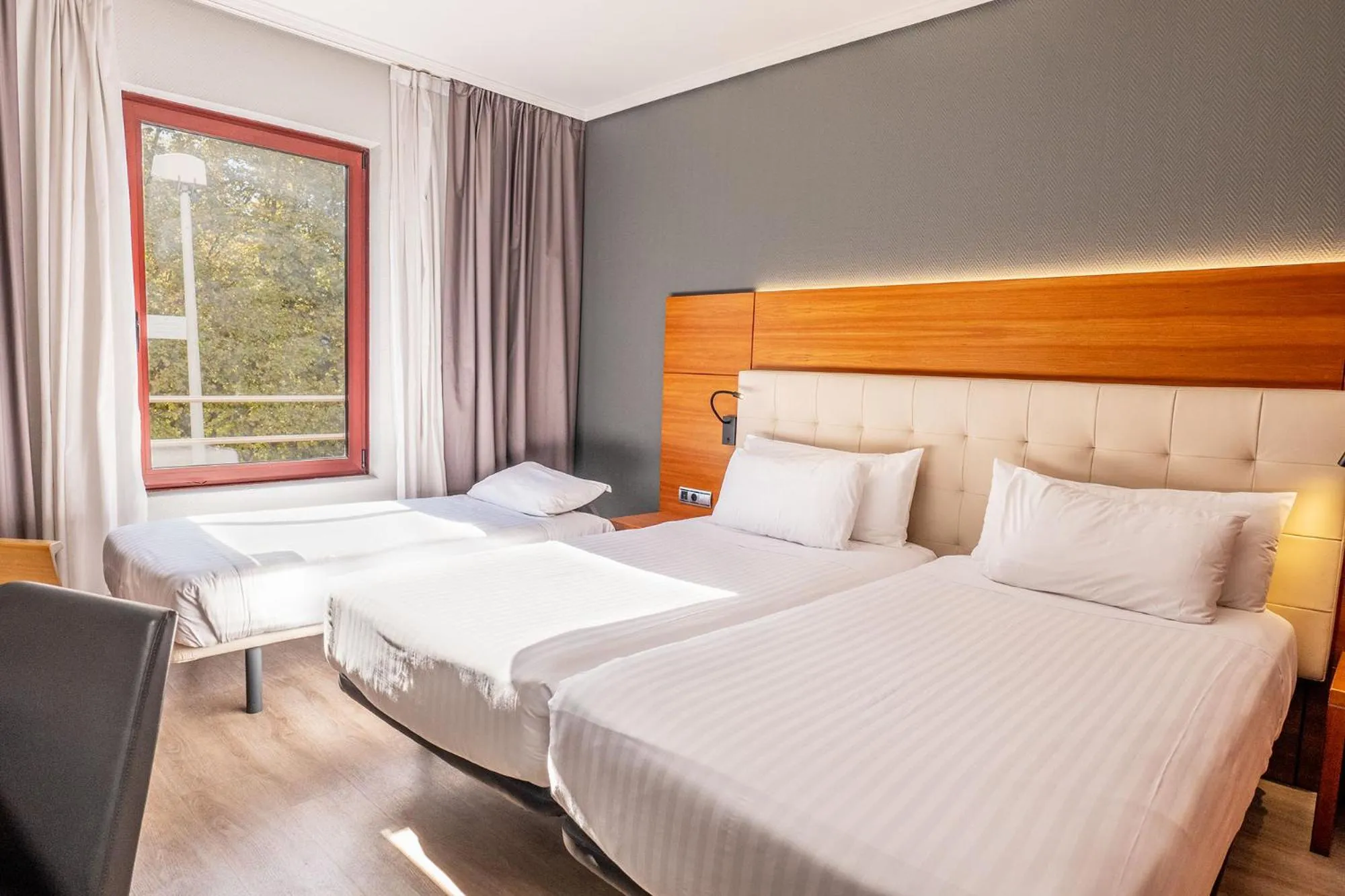 Bed in Eurostars Amara