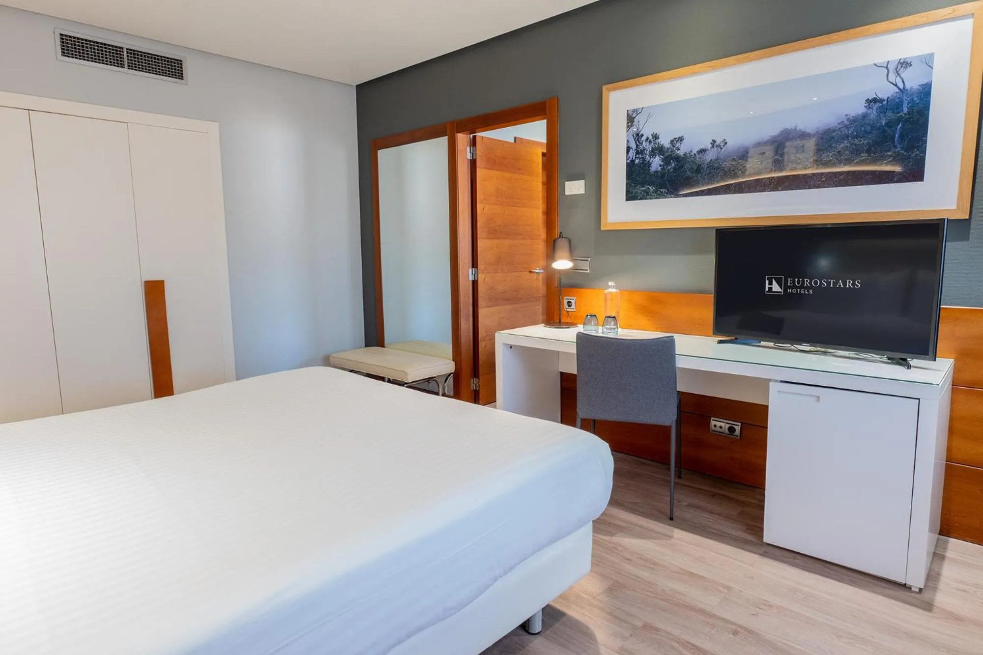 Bed in Eurostars Amara