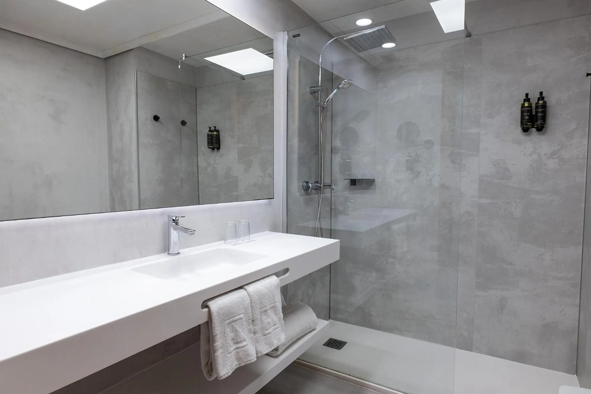 Shower in Eurostars Amara