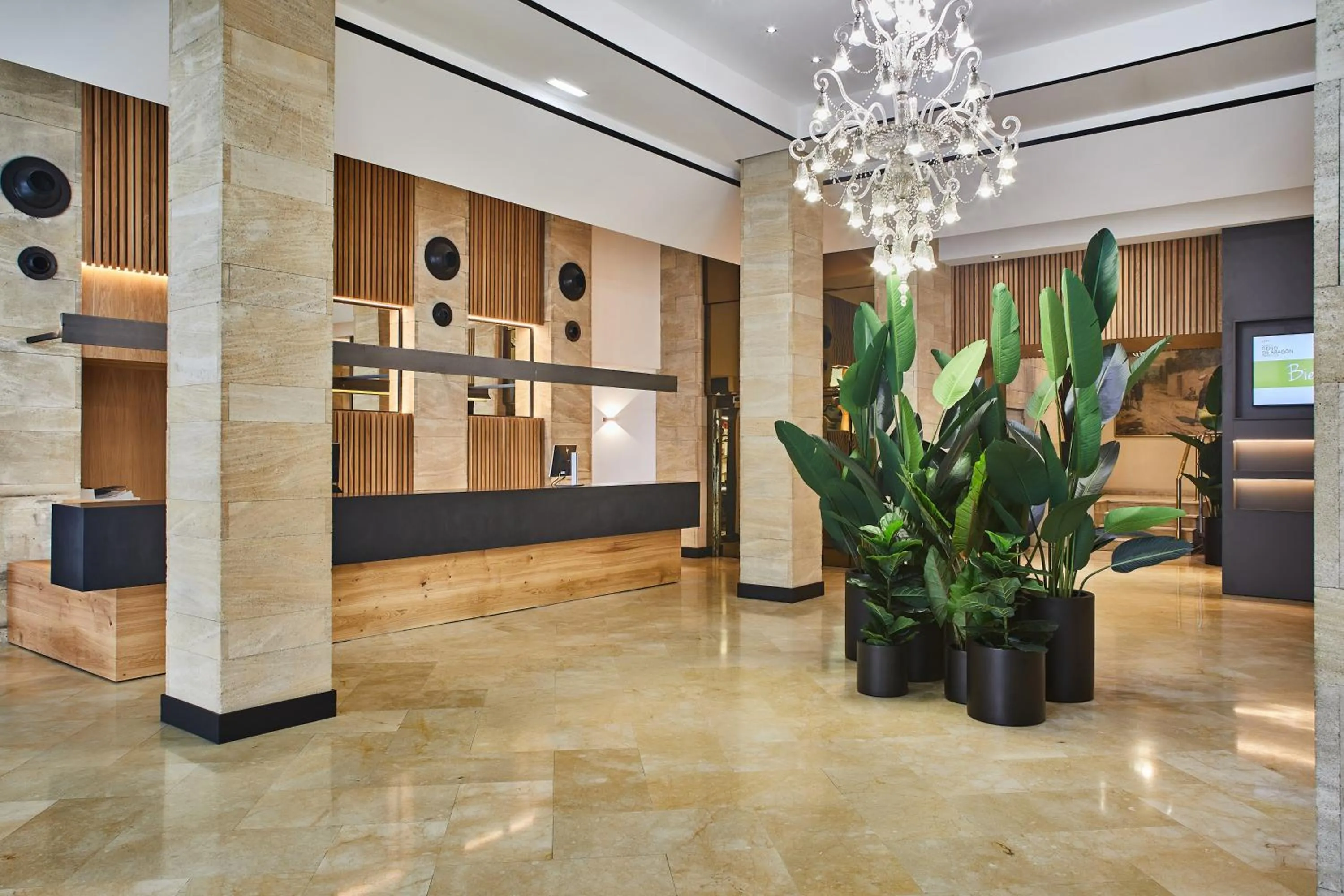 Lobby or reception in Silken Reino de Aragón
