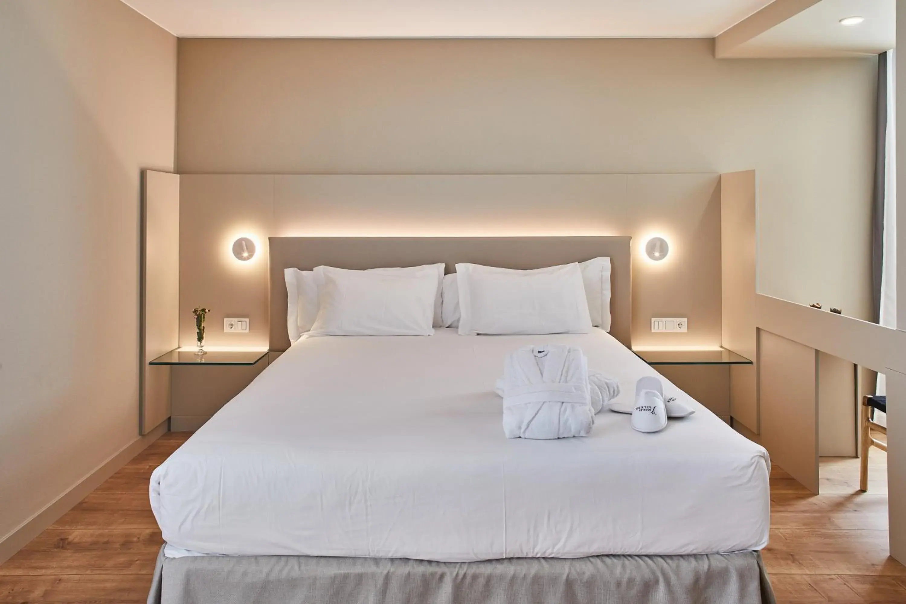 Comfort Double or Twin Room in Silken Reino de Aragón Comfort Double or Twin Room in Silken Reino de Aragón