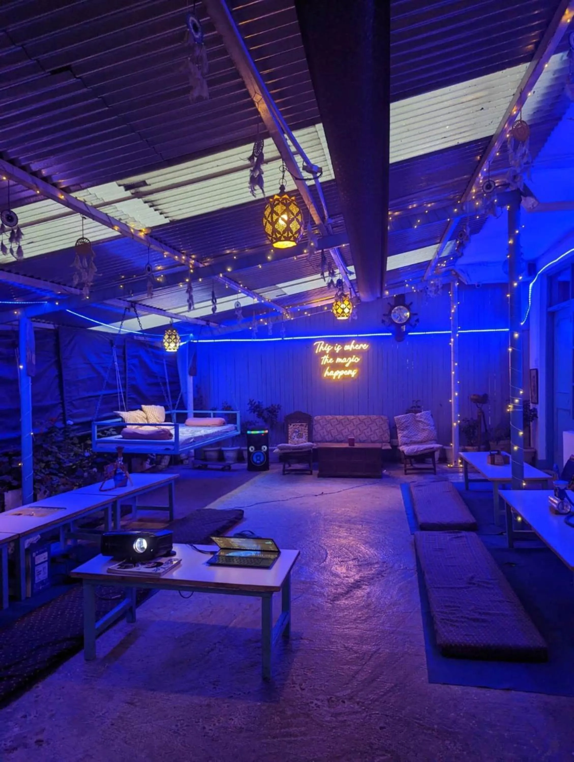 Living room in LA SIESTA INDIA MCLEODGANJ