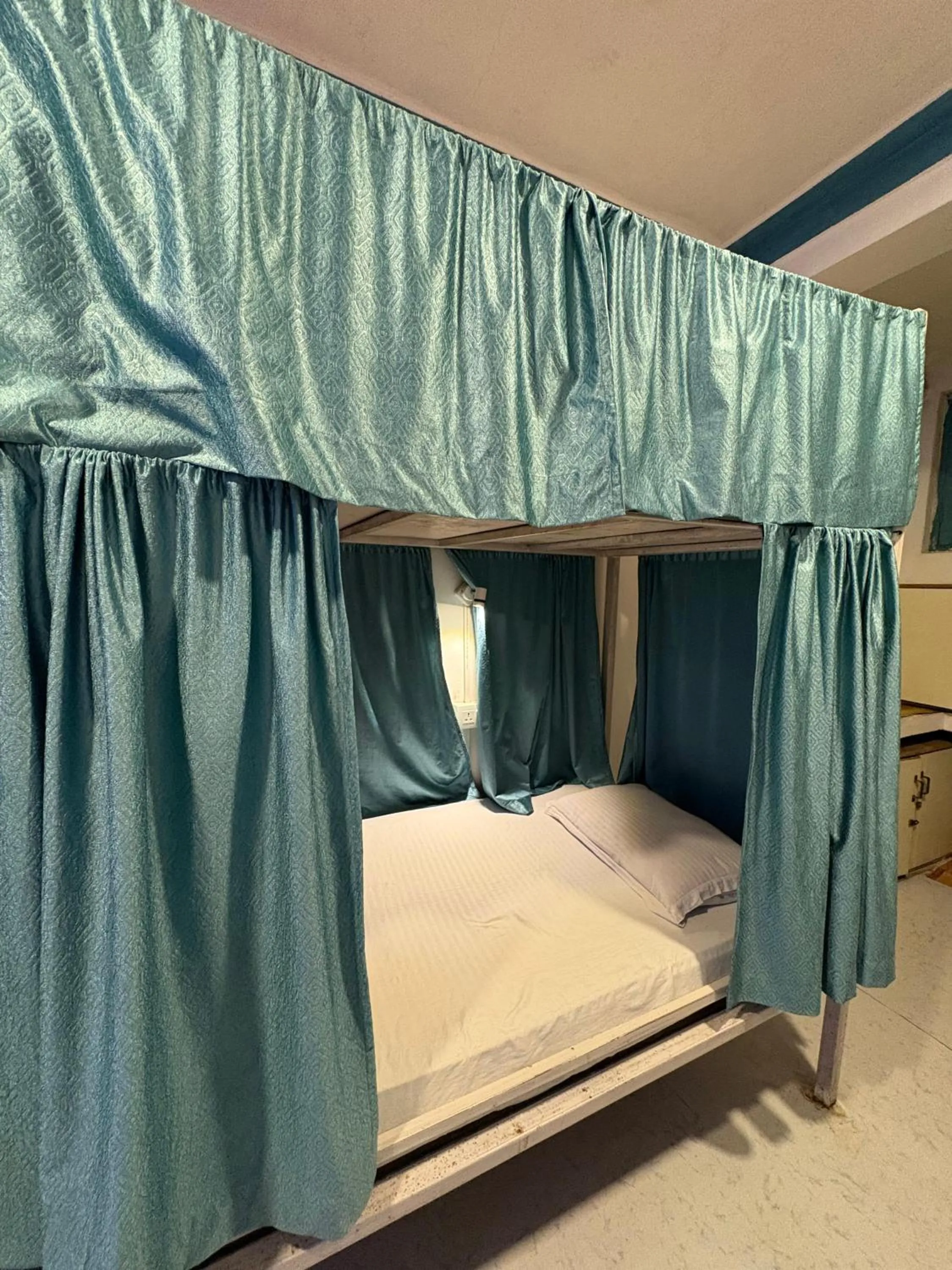 bunk bed, Bed in LA SIESTA INDIA MCLEODGANJ