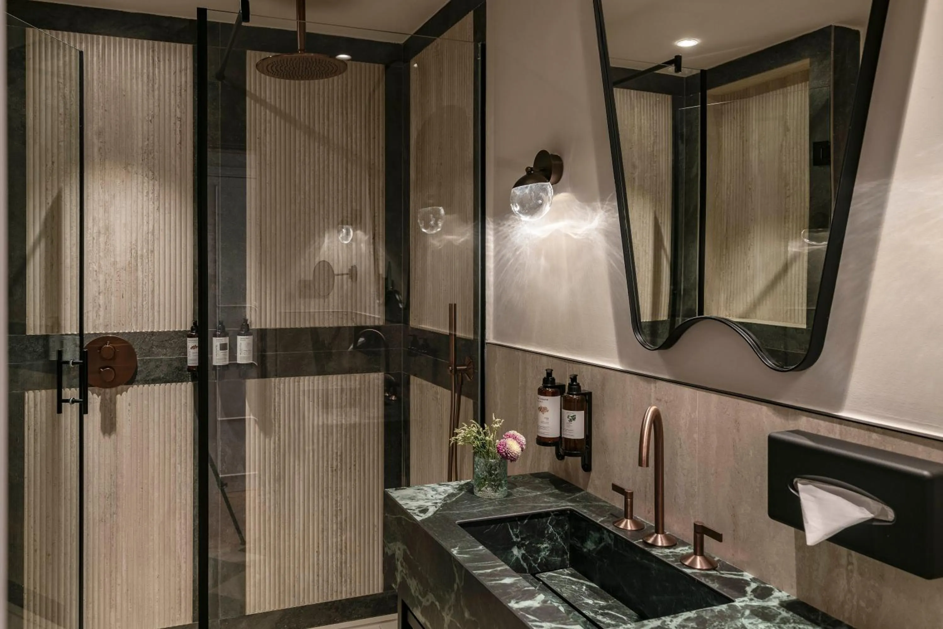 Shower in Vincci Centrum