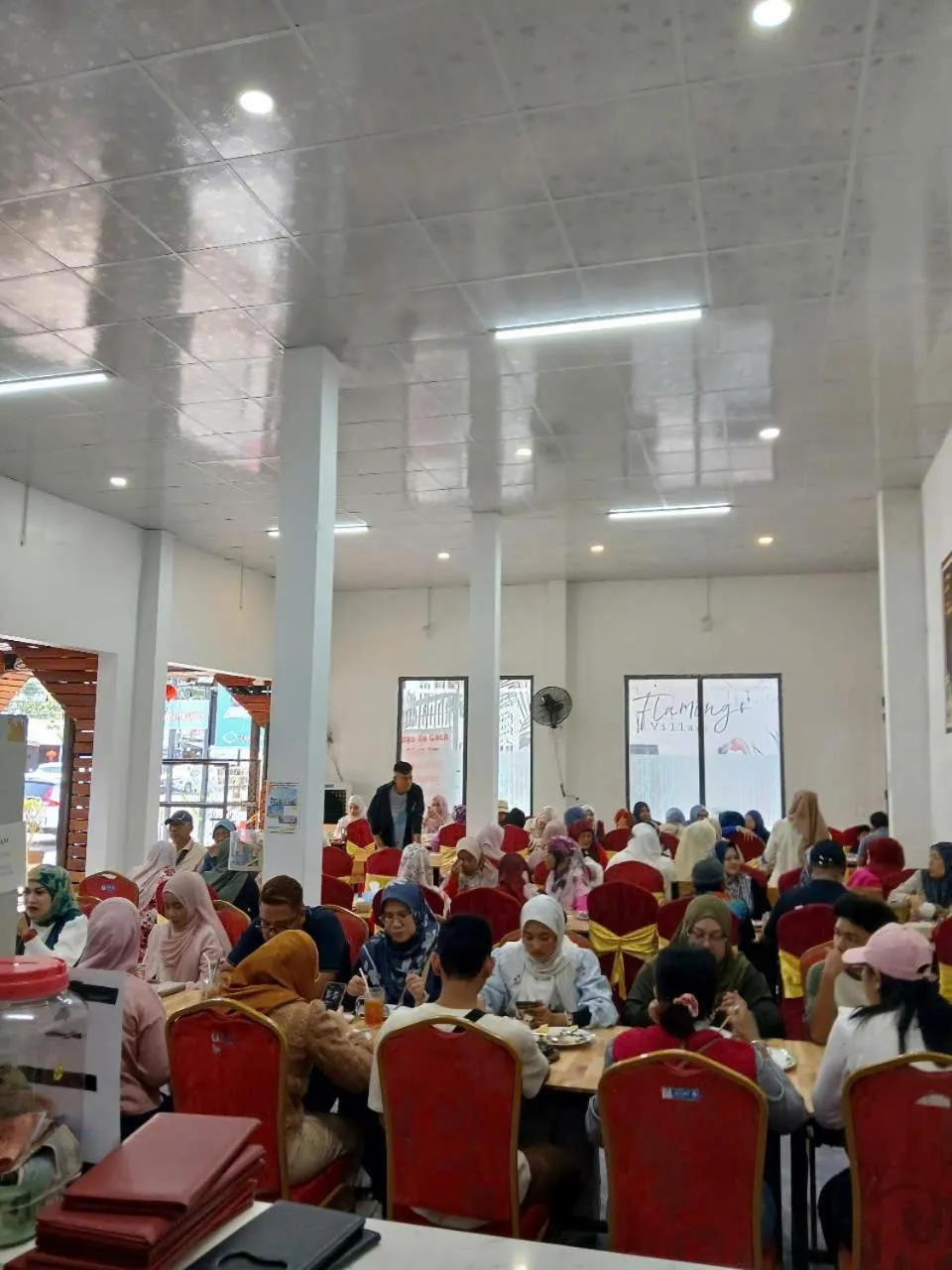 Restaurant/places to eat in Fla Village