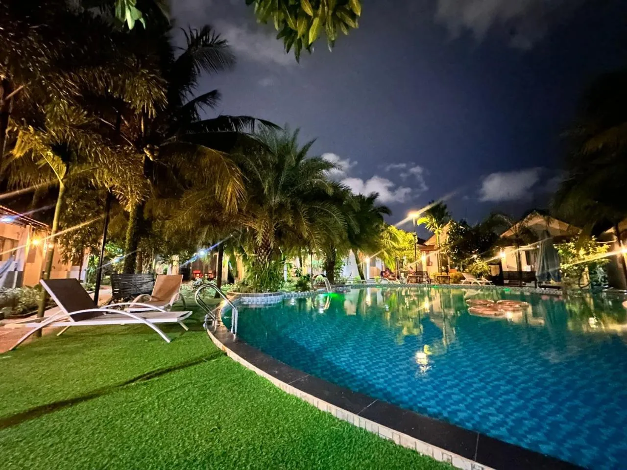 Night in Fla Village