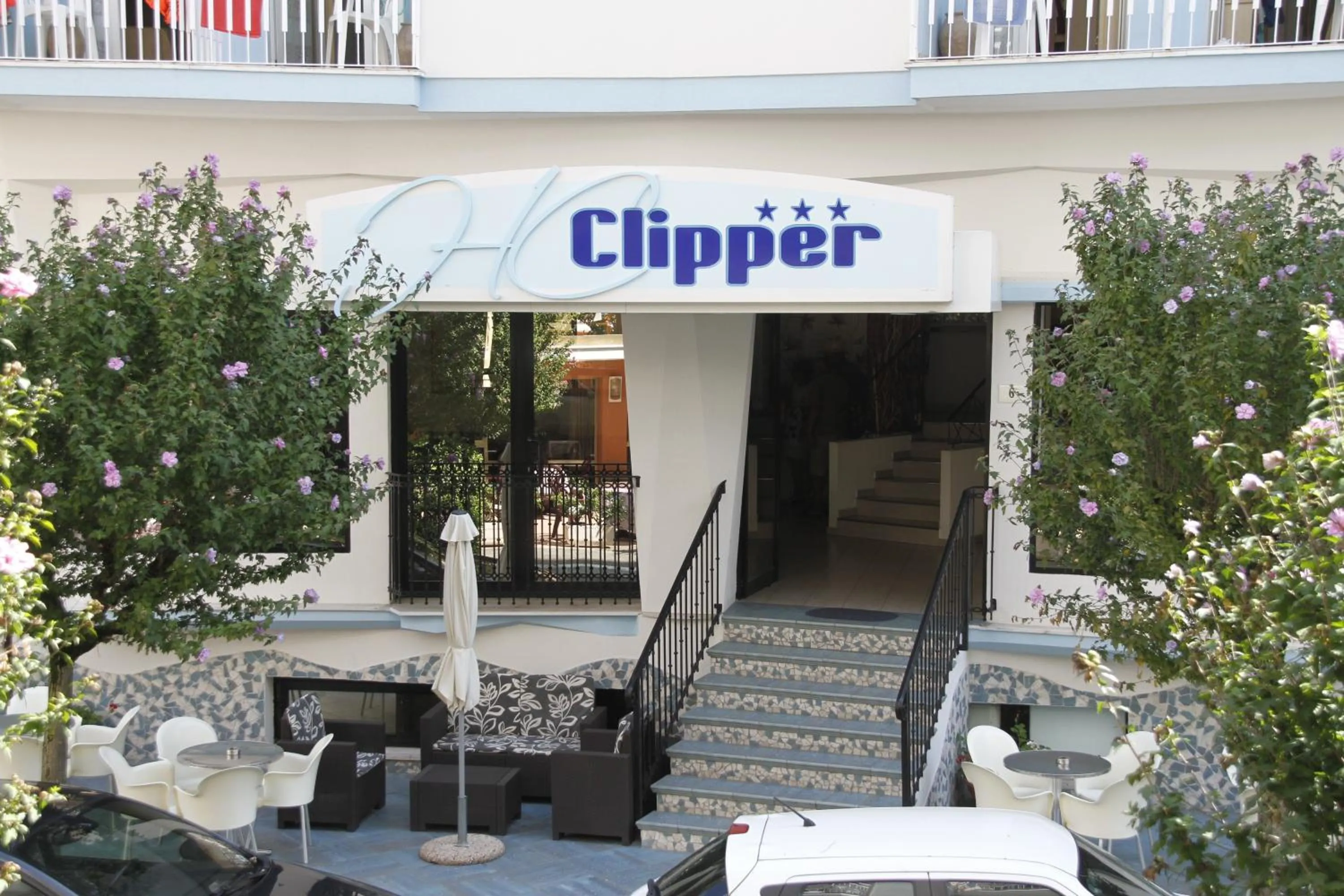 Facade/entrance in Hotel Clipper