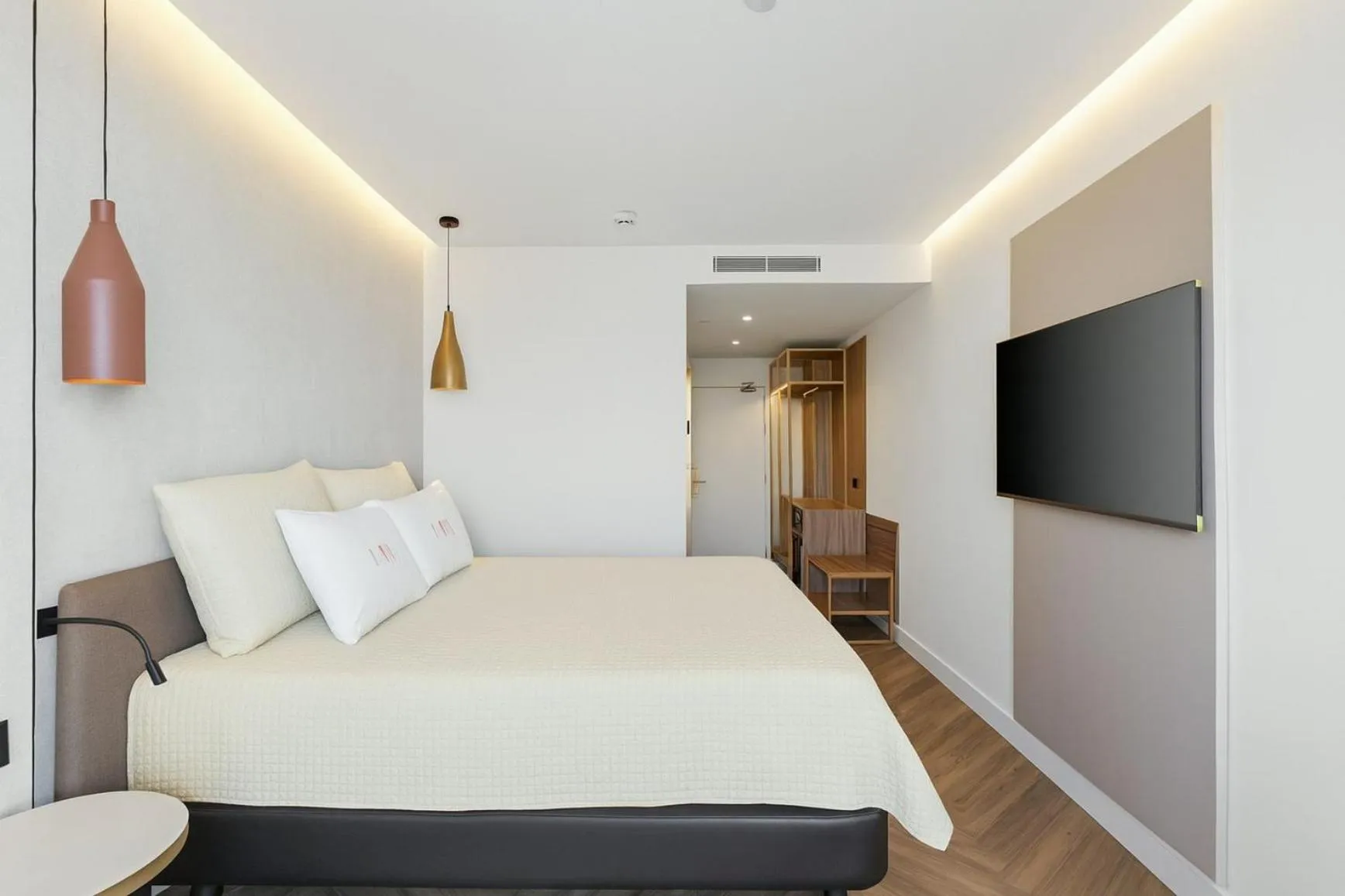 Photo of the whole room, Bed in Sercotel HMO Martina