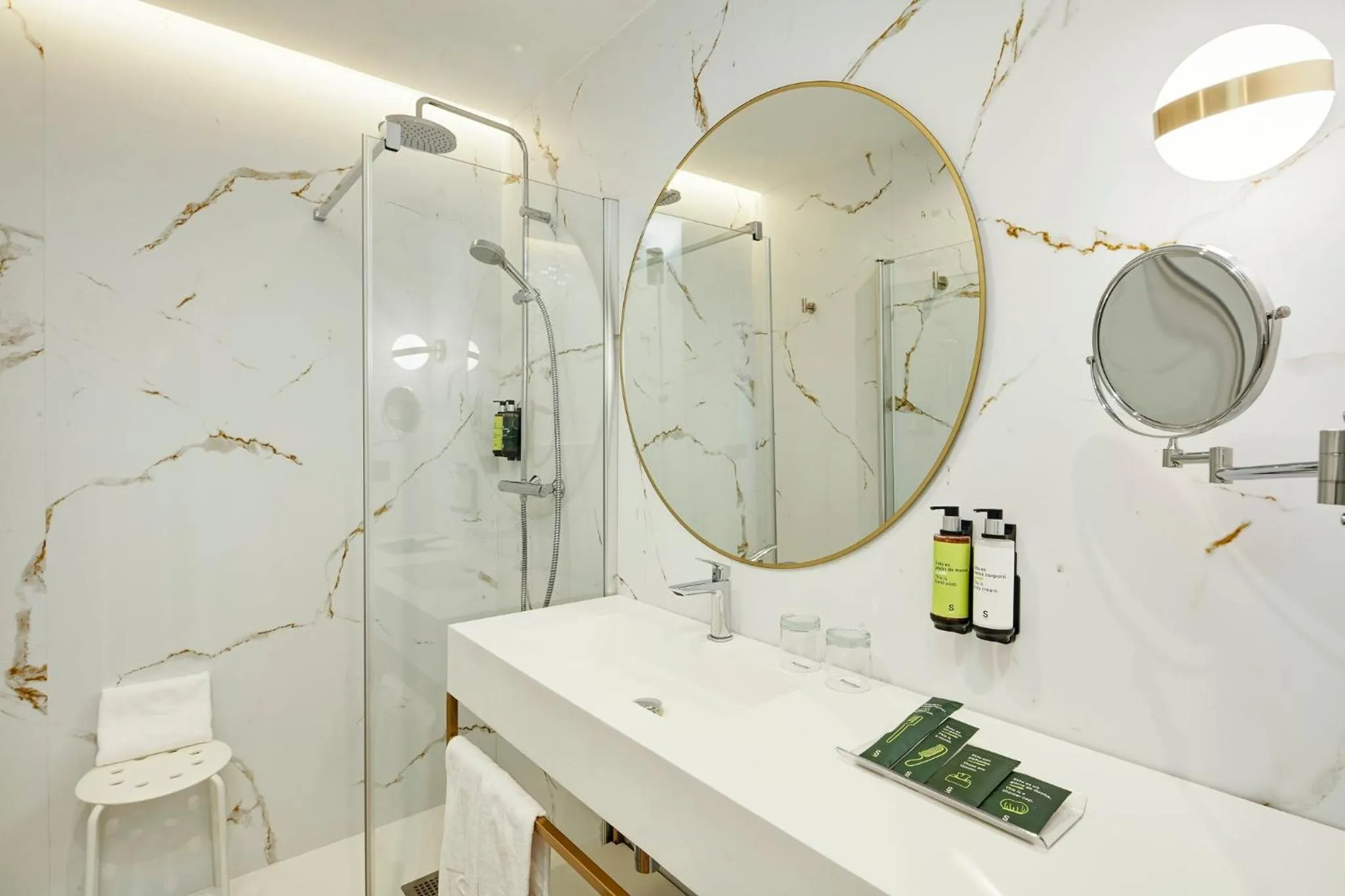 Bedroom in Sercotel HMO Martina