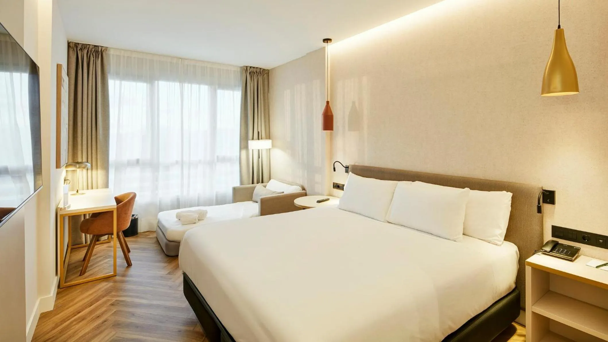 Bedroom, Bed in Sercotel HMO Martina