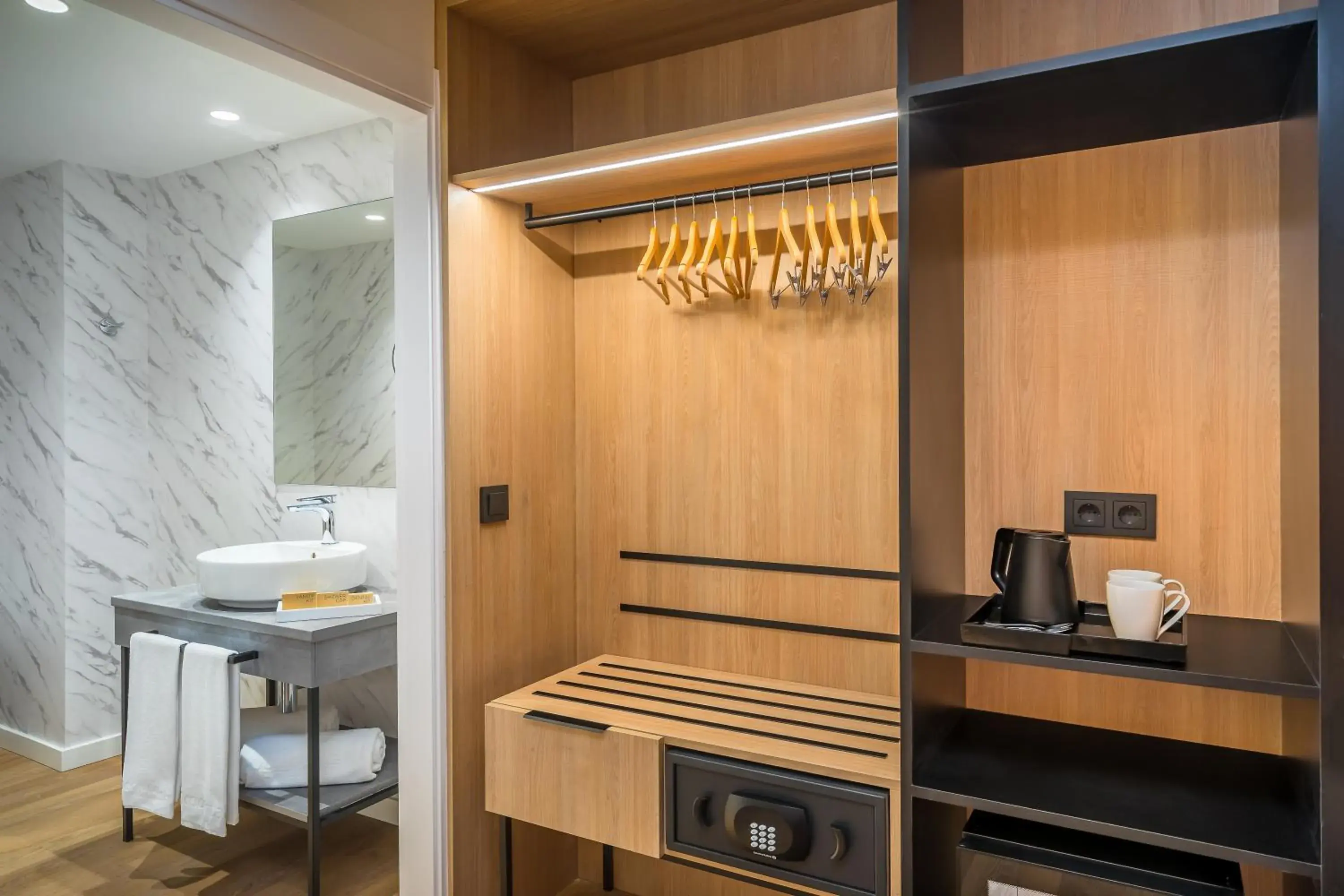 Double Room with Balcony in Occidental Pamplona Double Room with Balcony in Occidental Pamplona