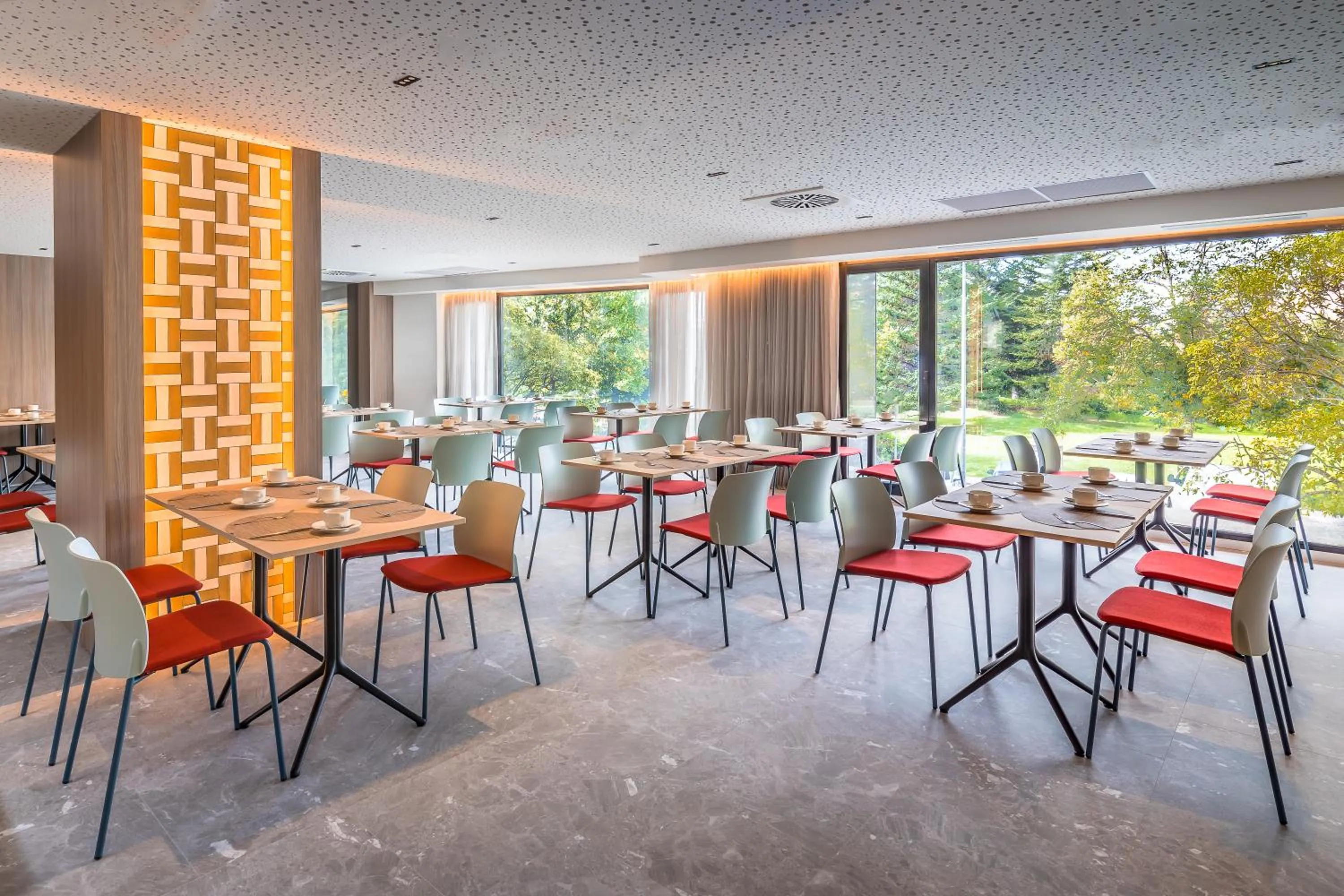 Buffet breakfast in Occidental Pamplona