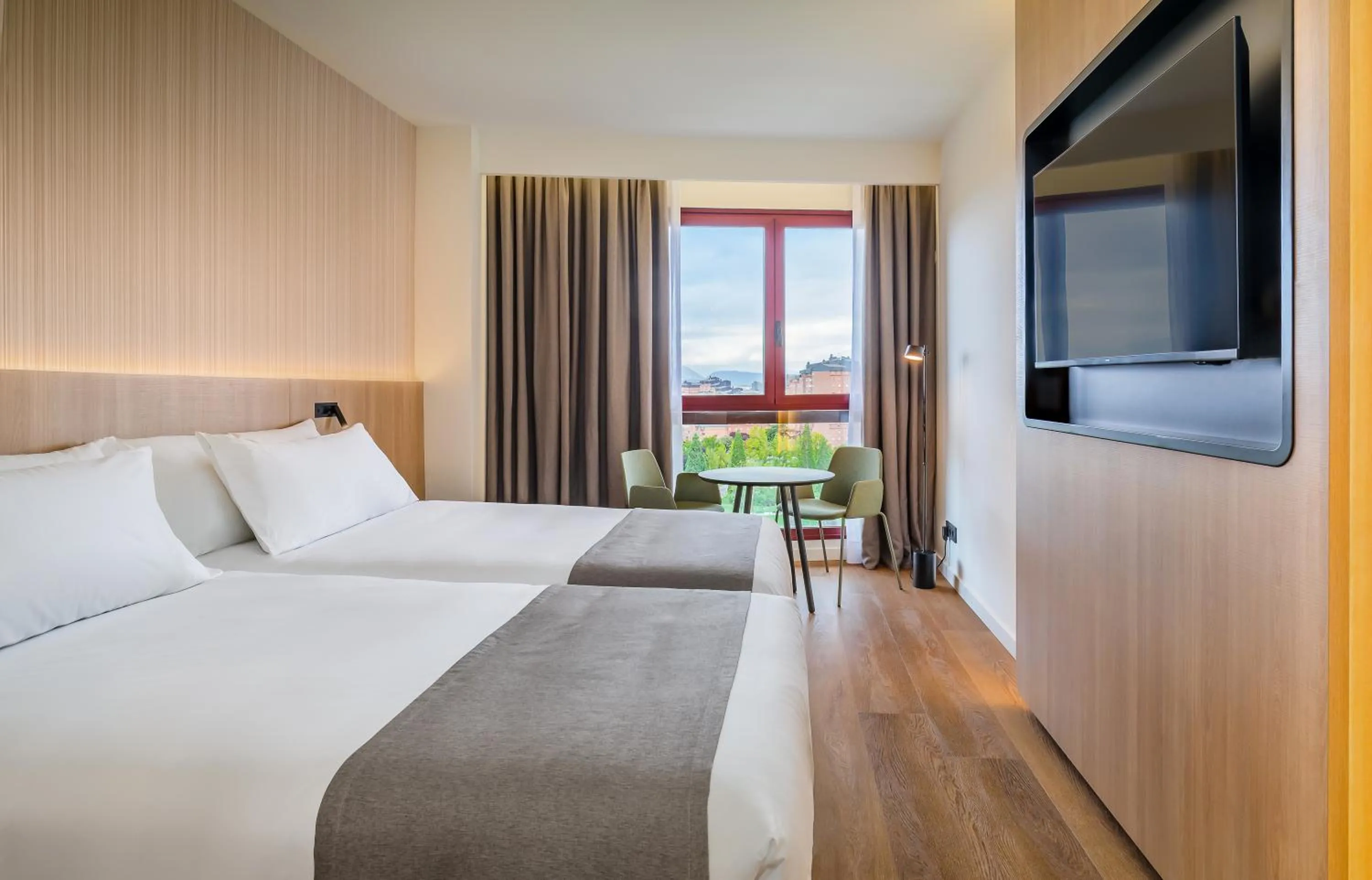 Photo of the whole room, Bed in Occidental Pamplona