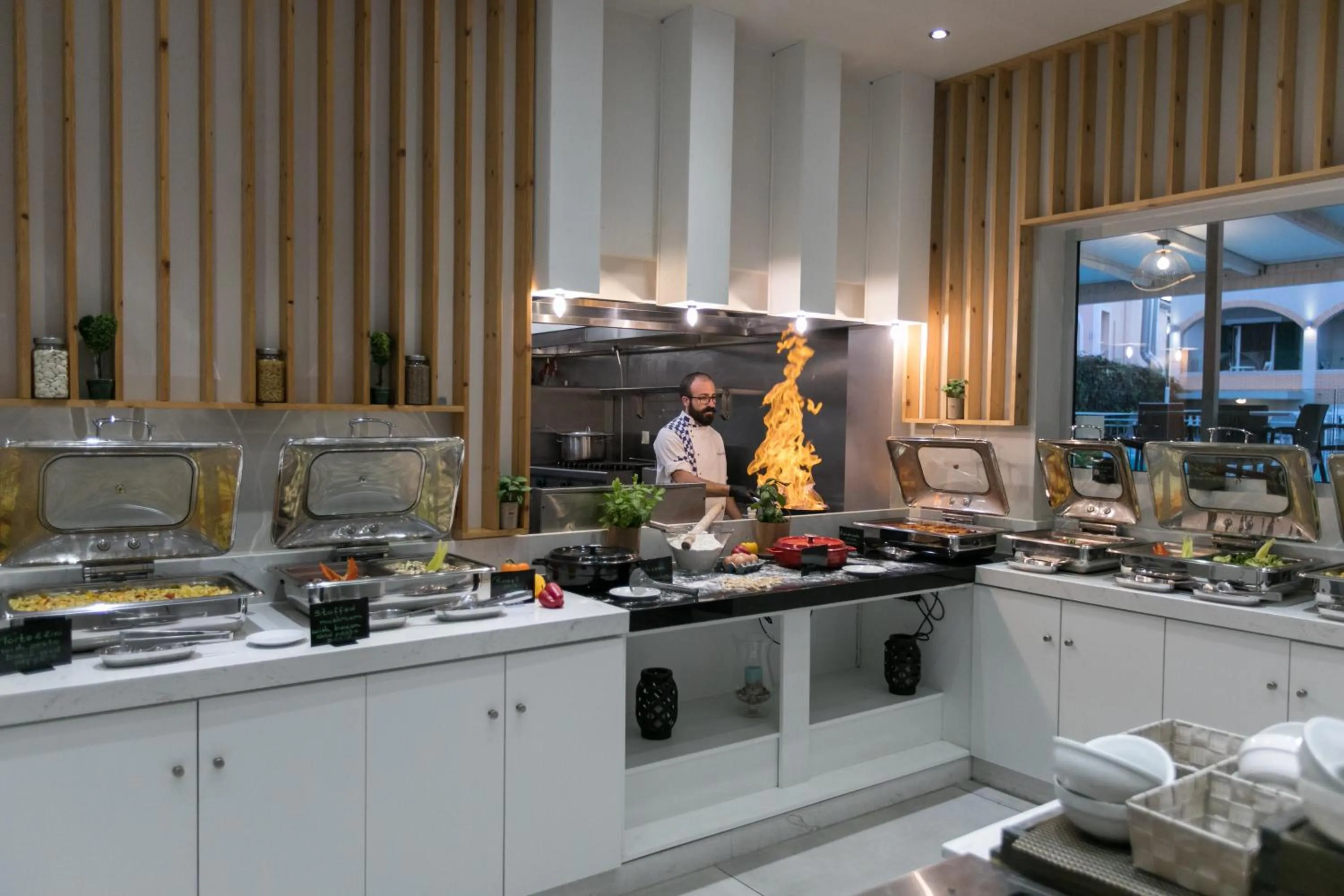 Restaurant/places to eat in Club Zante Plaza