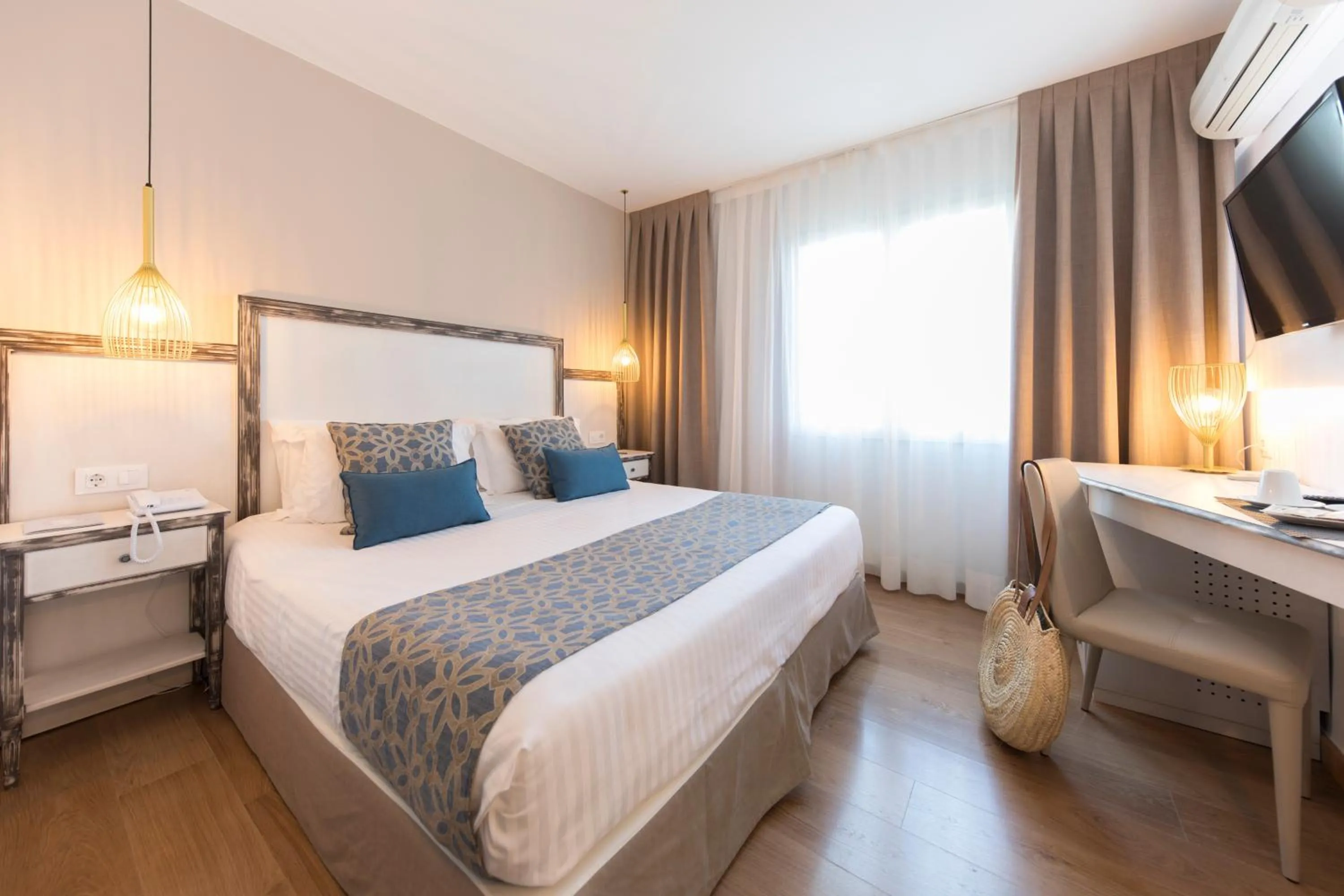 Bed in Park Hotel San Jorge & Spa by Escampa Hotels