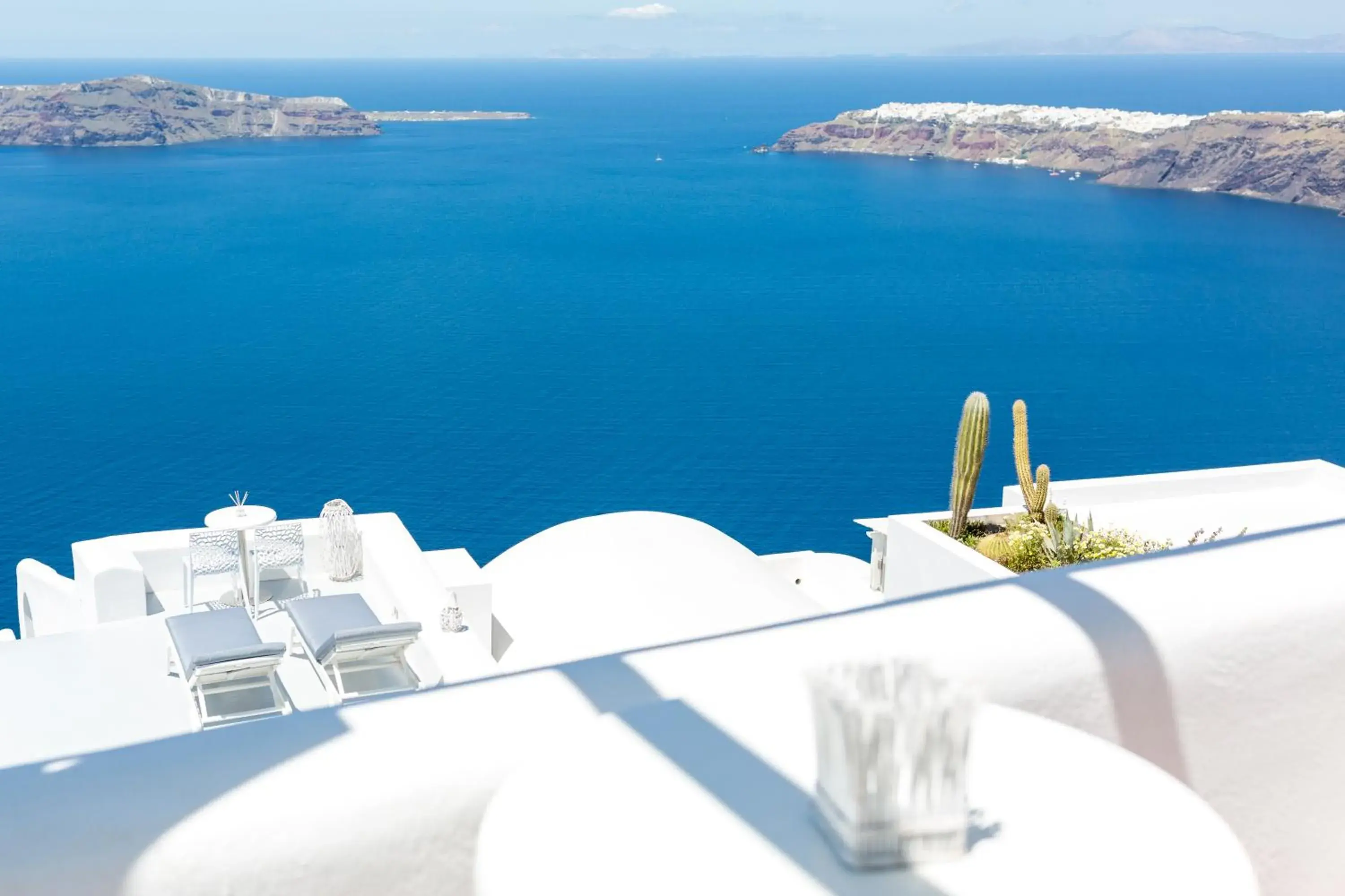 Junior Suite with Outdoor Hot Tub and Caldera View in Dreaming View Suites Junior Suite with Outdoor Hot Tub and Caldera View in Dreaming View Suites