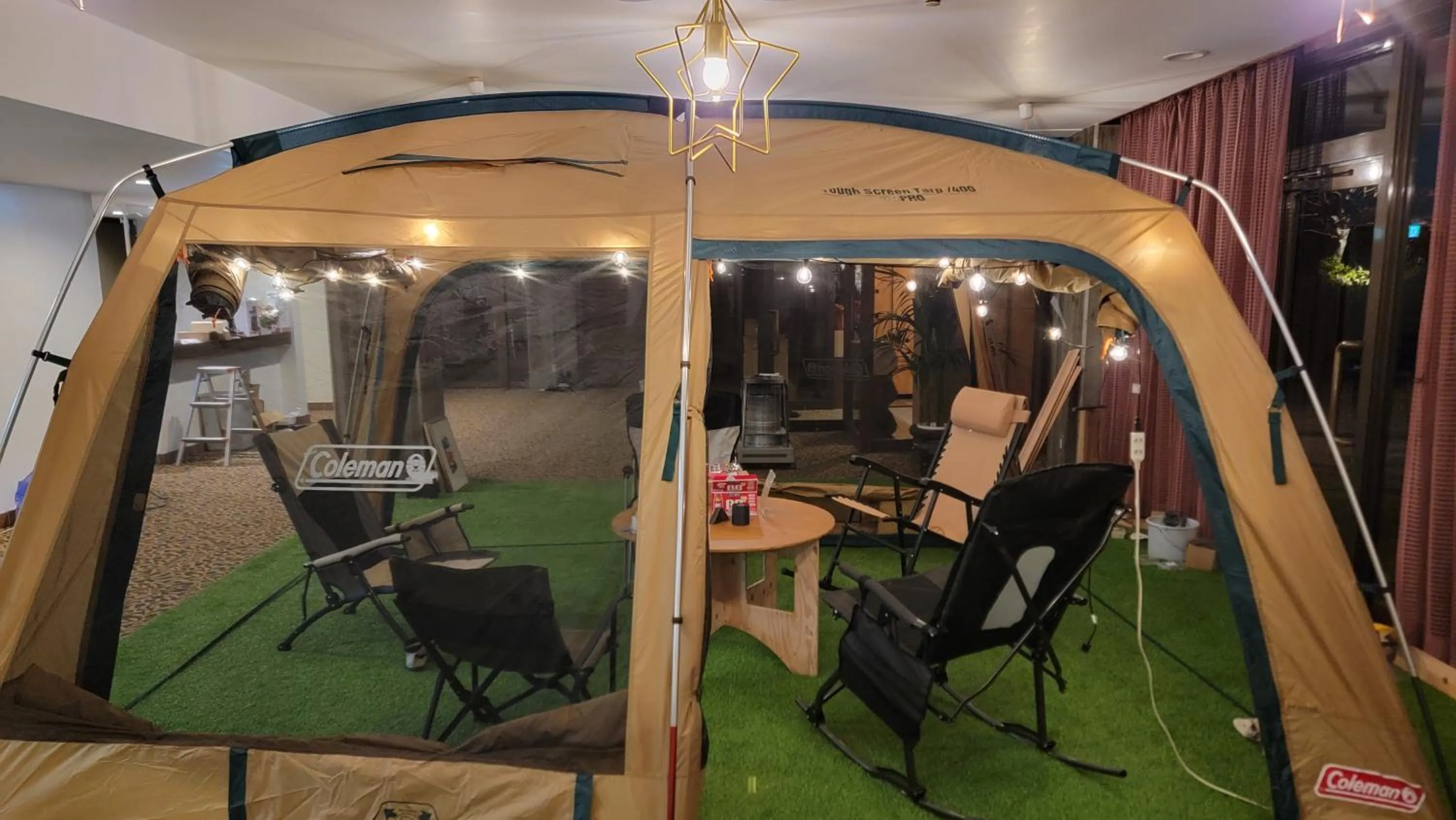 Communal lounge/ TV room in K's House Nikko - Kinugawa Onsen Hostel