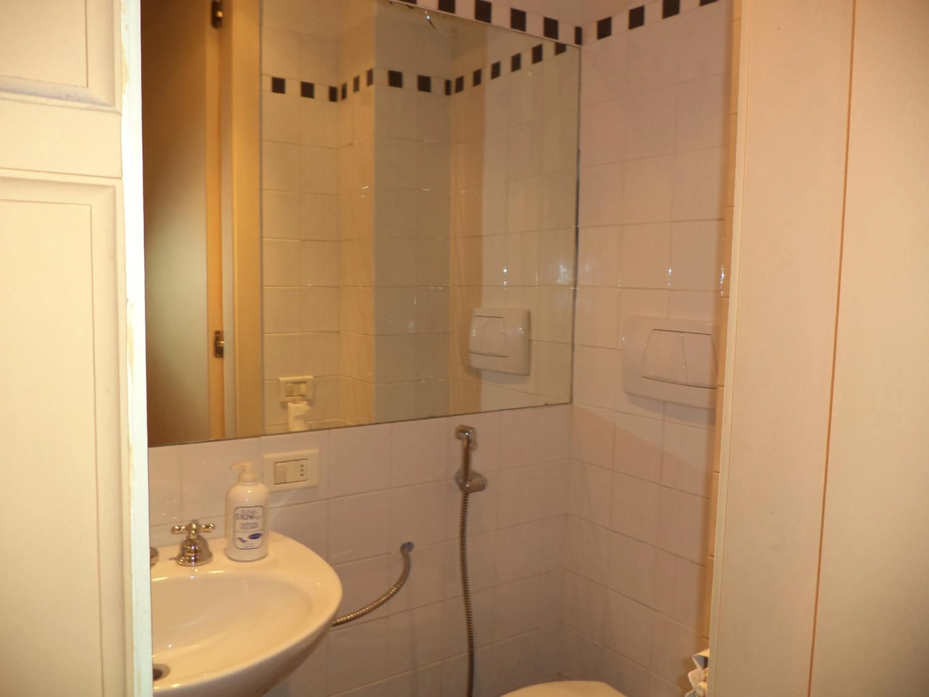 Shower in Enjoy Roma