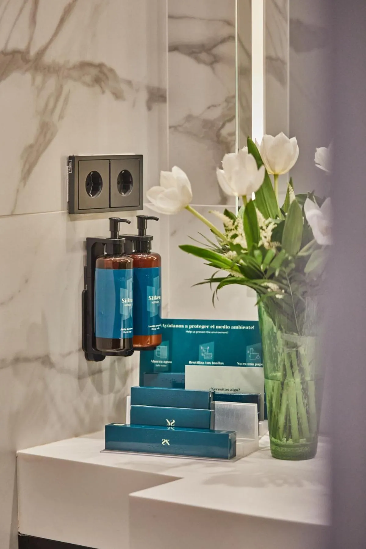 Bathroom in Silken Puerta Valencia