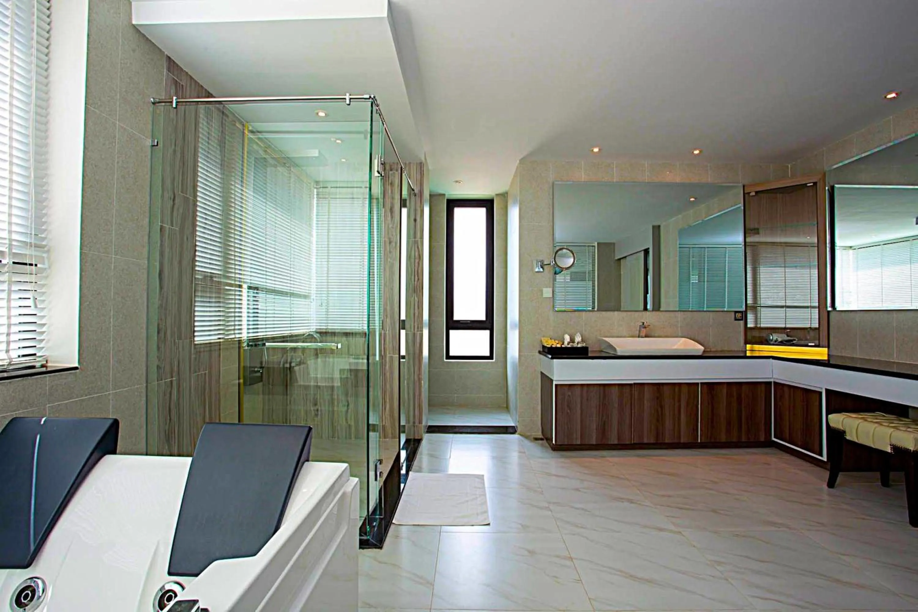 Toilet in Castle Bayview Resort & Spa