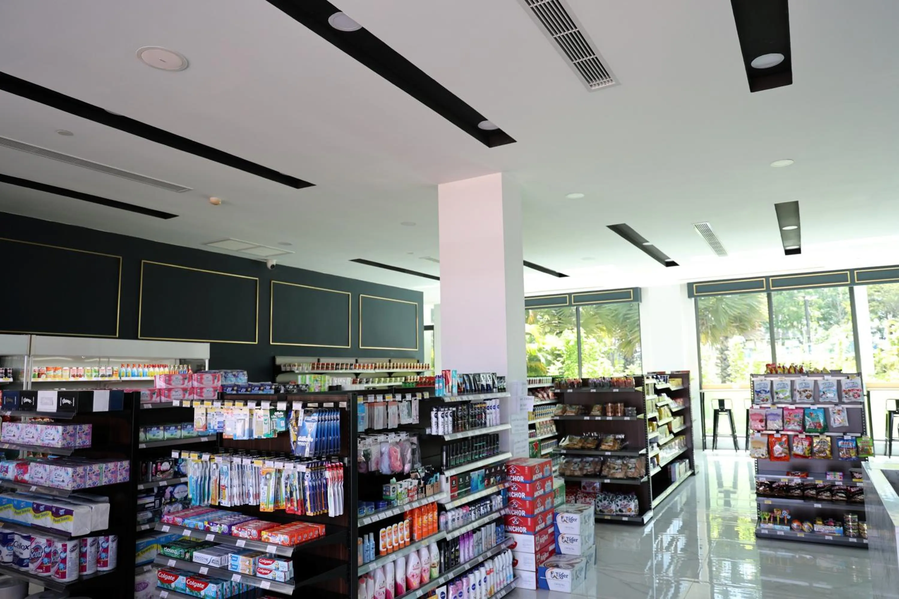 Supermarket/grocery shop in Castle Bayview Resort & Spa