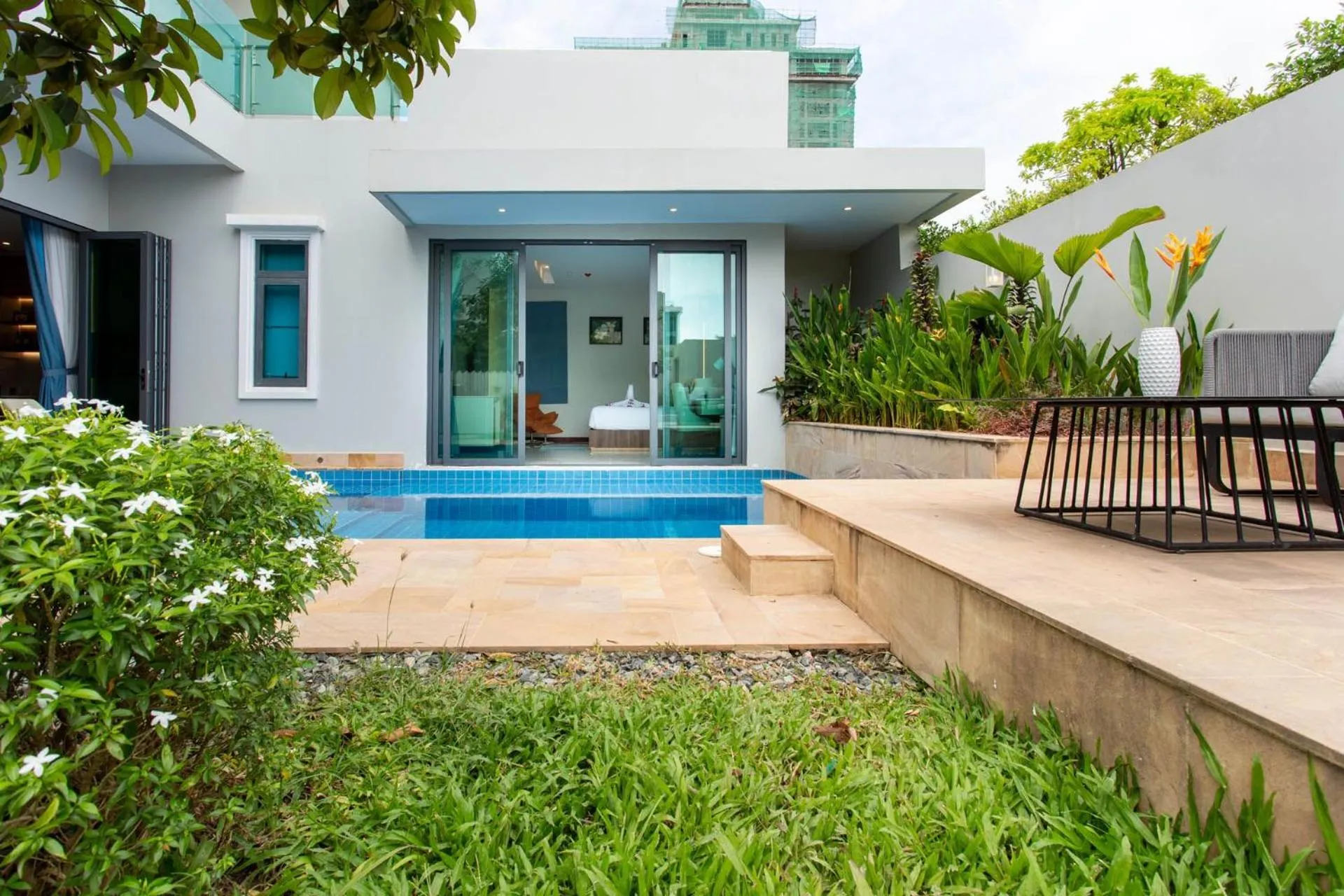 Swimming pool in Castle Bayview Resort & Spa