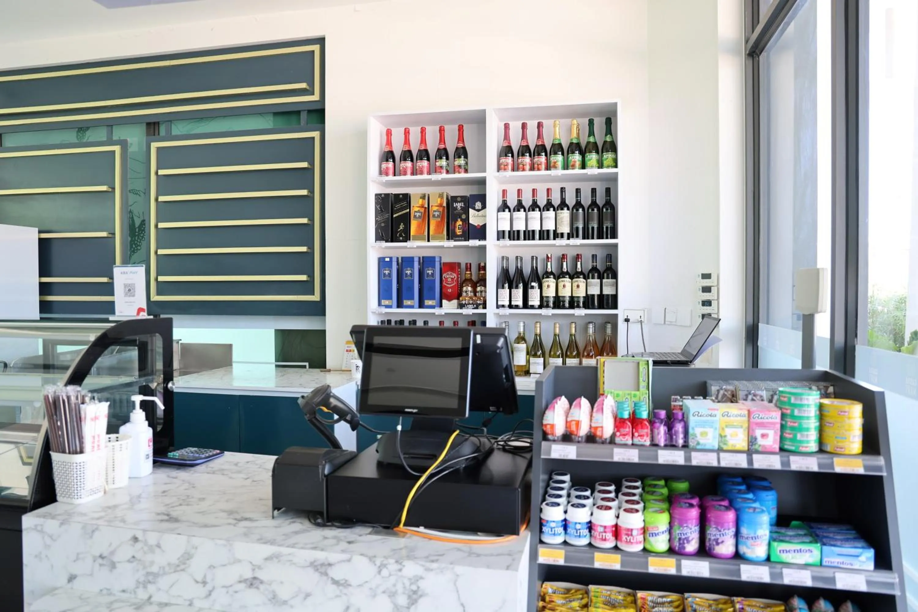 On-site shops in Castle Bayview Resort & Spa