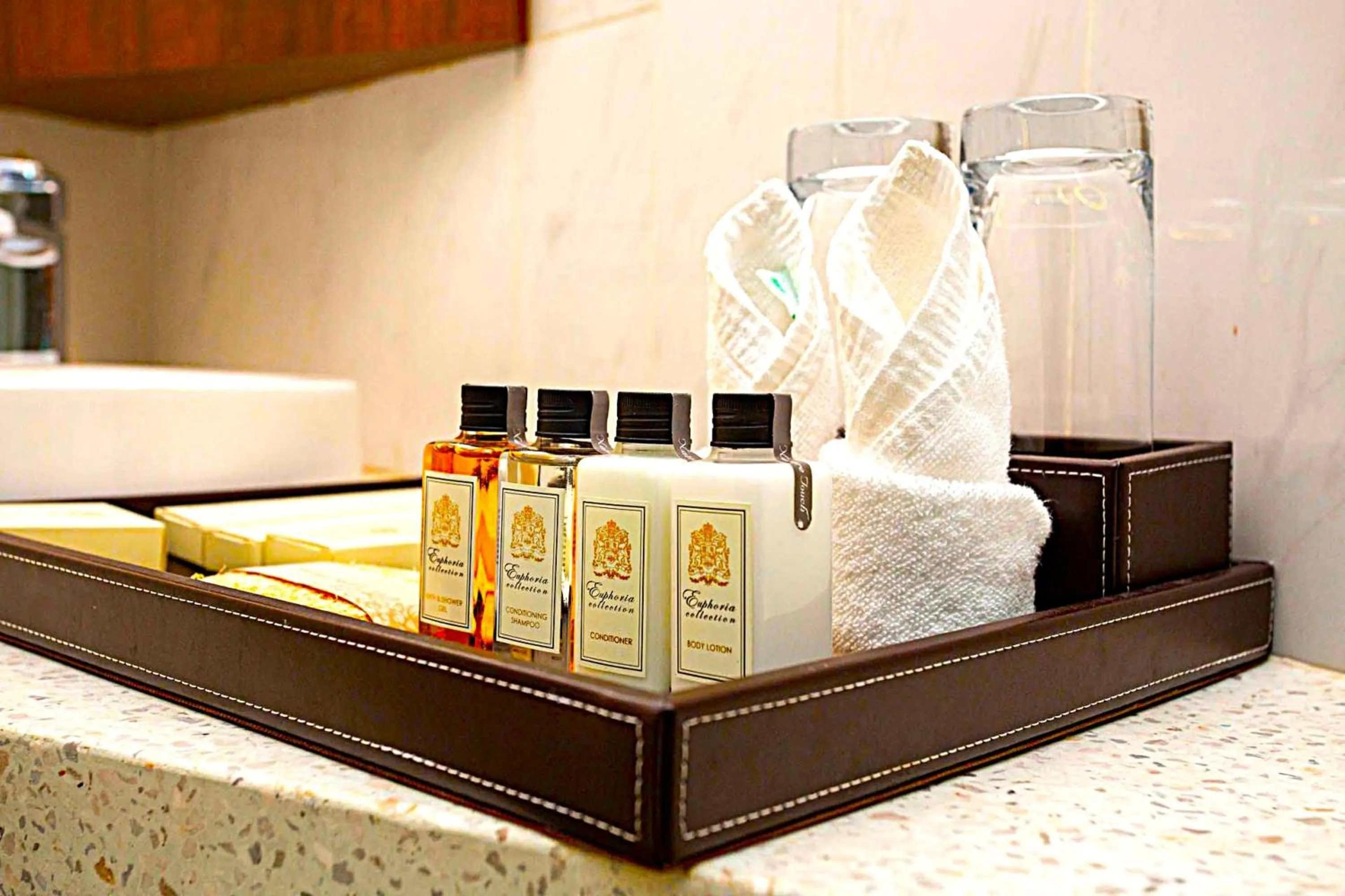 Shower in Castle Bayview Resort & Spa