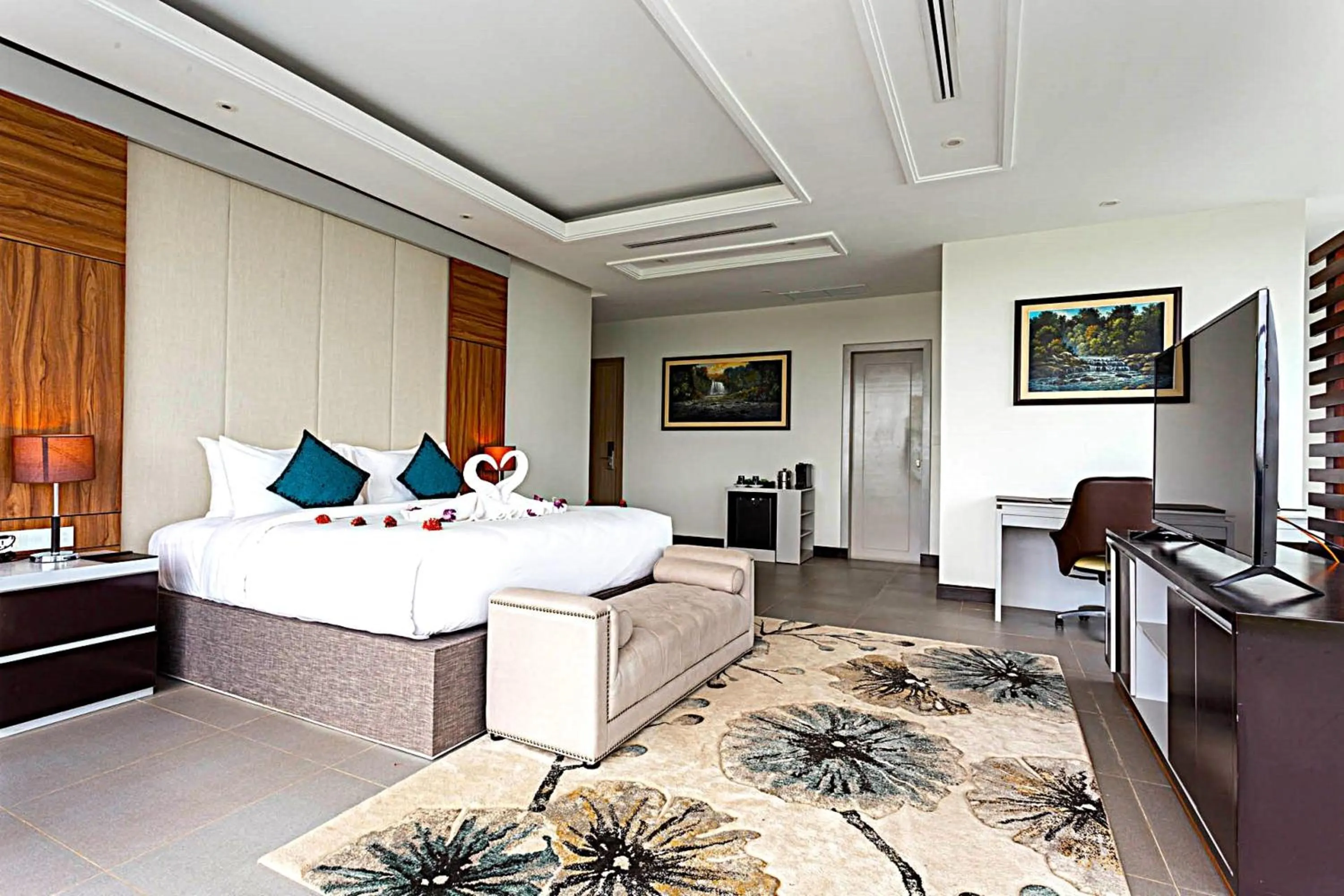 View (from property/room), Bed in Castle Bayview Resort & Spa