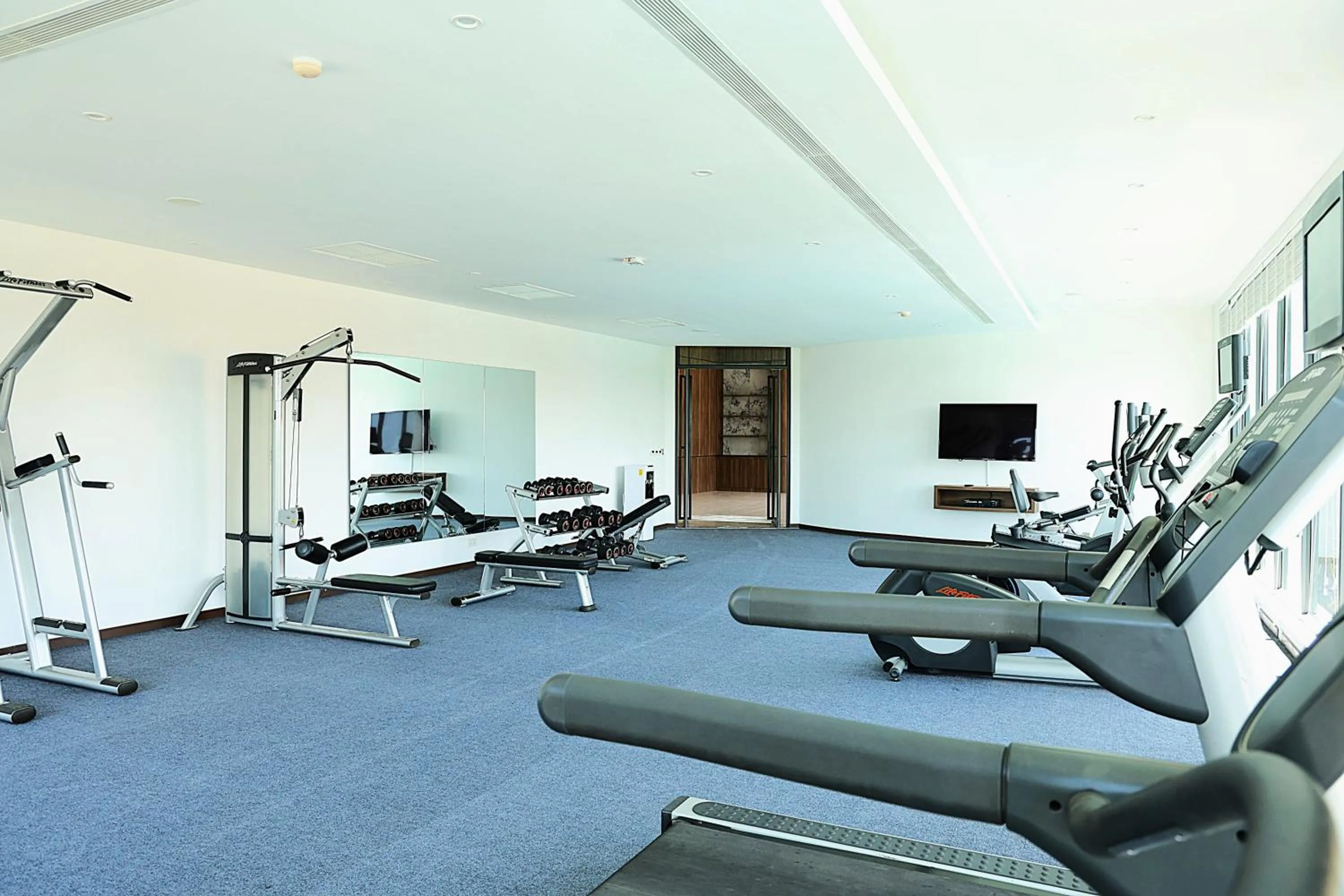 Fitness centre/facilities in Castle Bayview Resort & Spa
